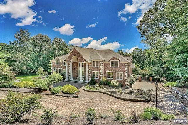 Franklin Lakes, NJ 07417,878 Ridge View WAY