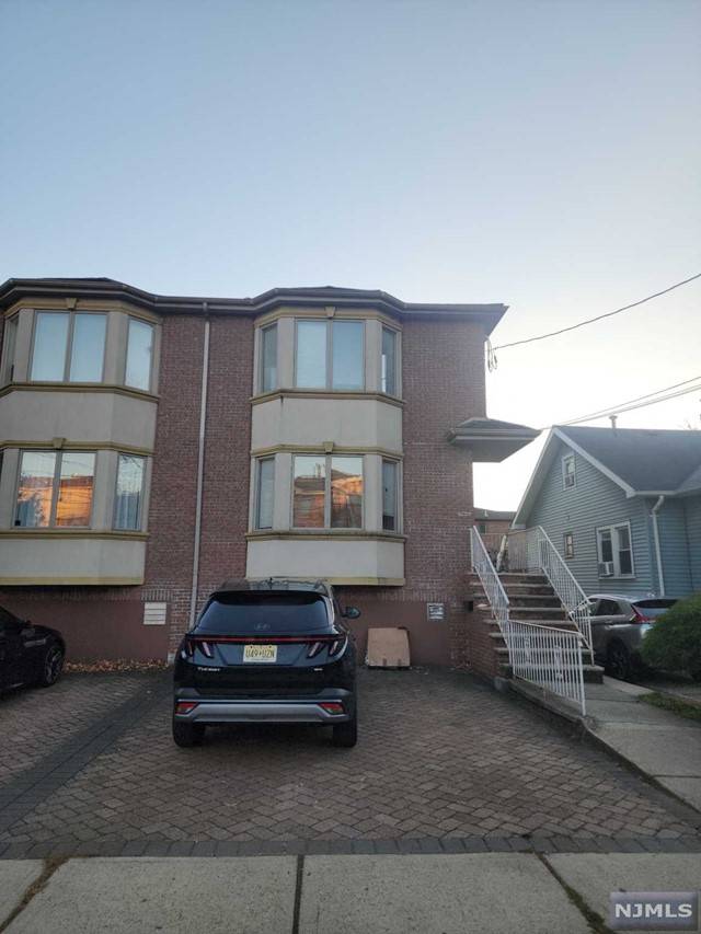 Palisades Park, NJ 07650,230B E Ruby AVE