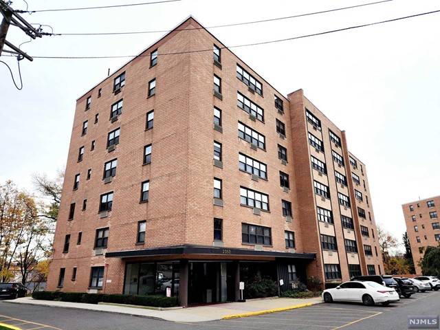 Fort Lee, NJ 07024,2352 Linwood AVE #6A