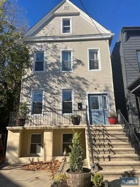 Jersey City, NJ 07305,20 Linden CT #2