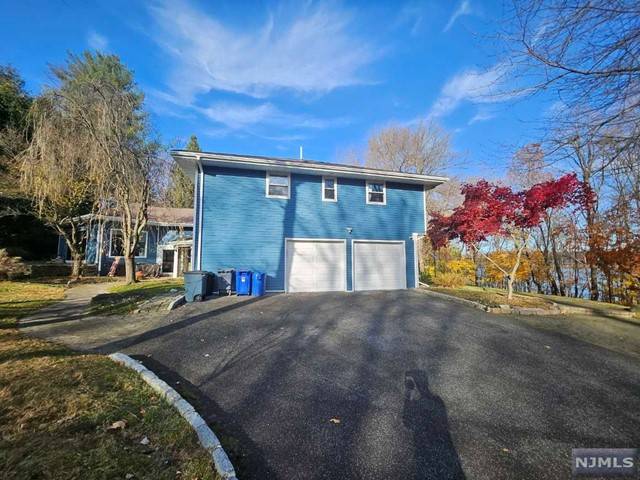 River Vale, NJ 07675,819 Handwerg DR