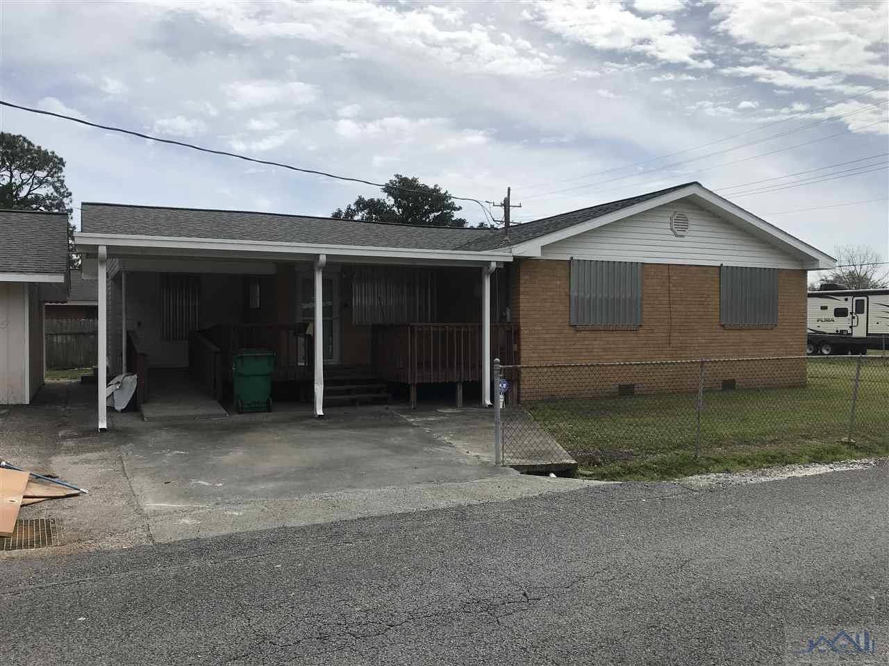 Larose, LA 70373,235 Oak D Street