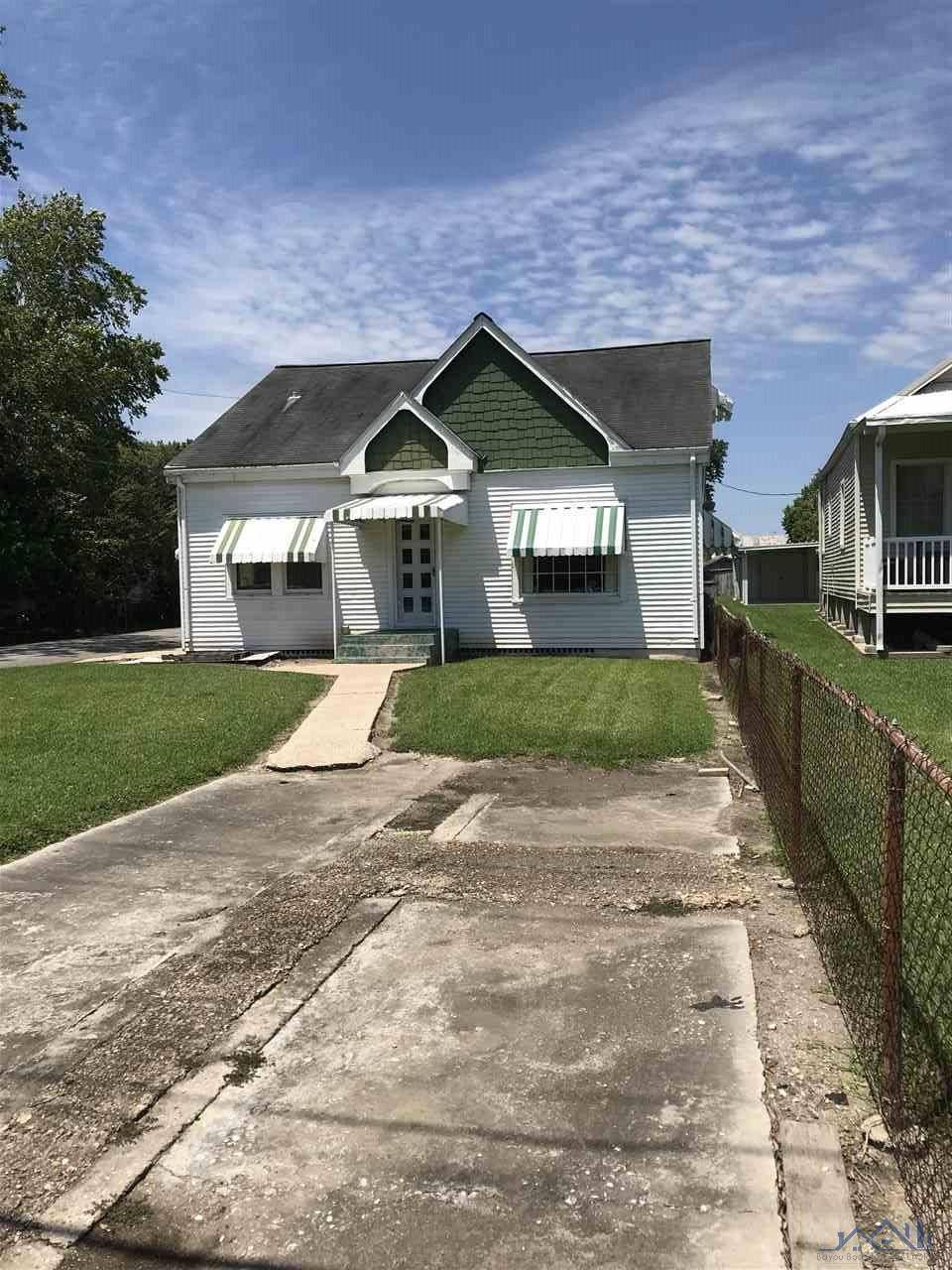 Golden Meadow, LA 70357,1009 North Bayou Drive