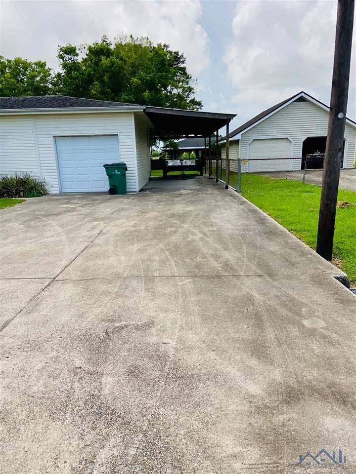 Lockport, LA 70374,216 LARK DR