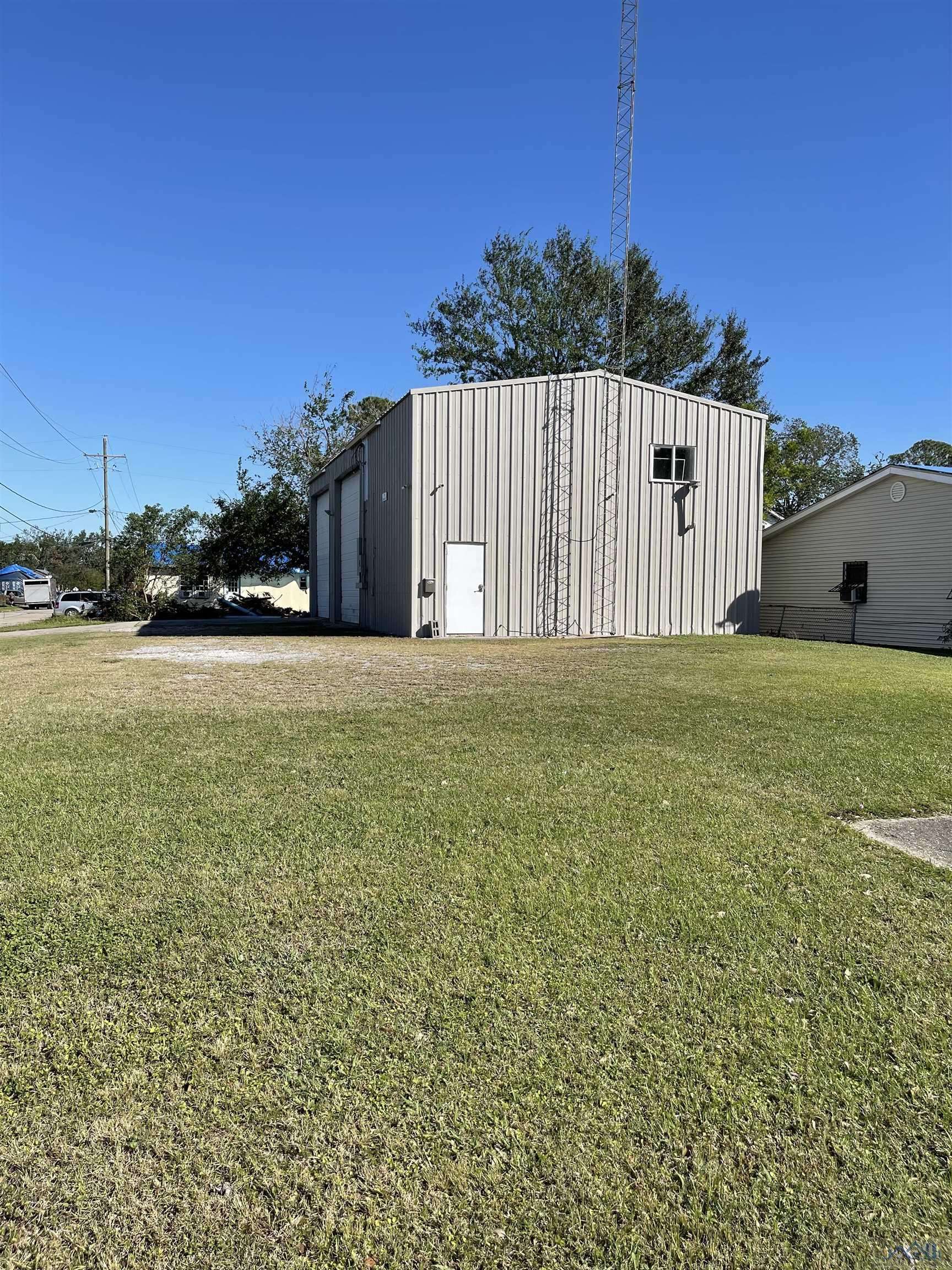 Houma, LA 70360,1519 Division Avenue