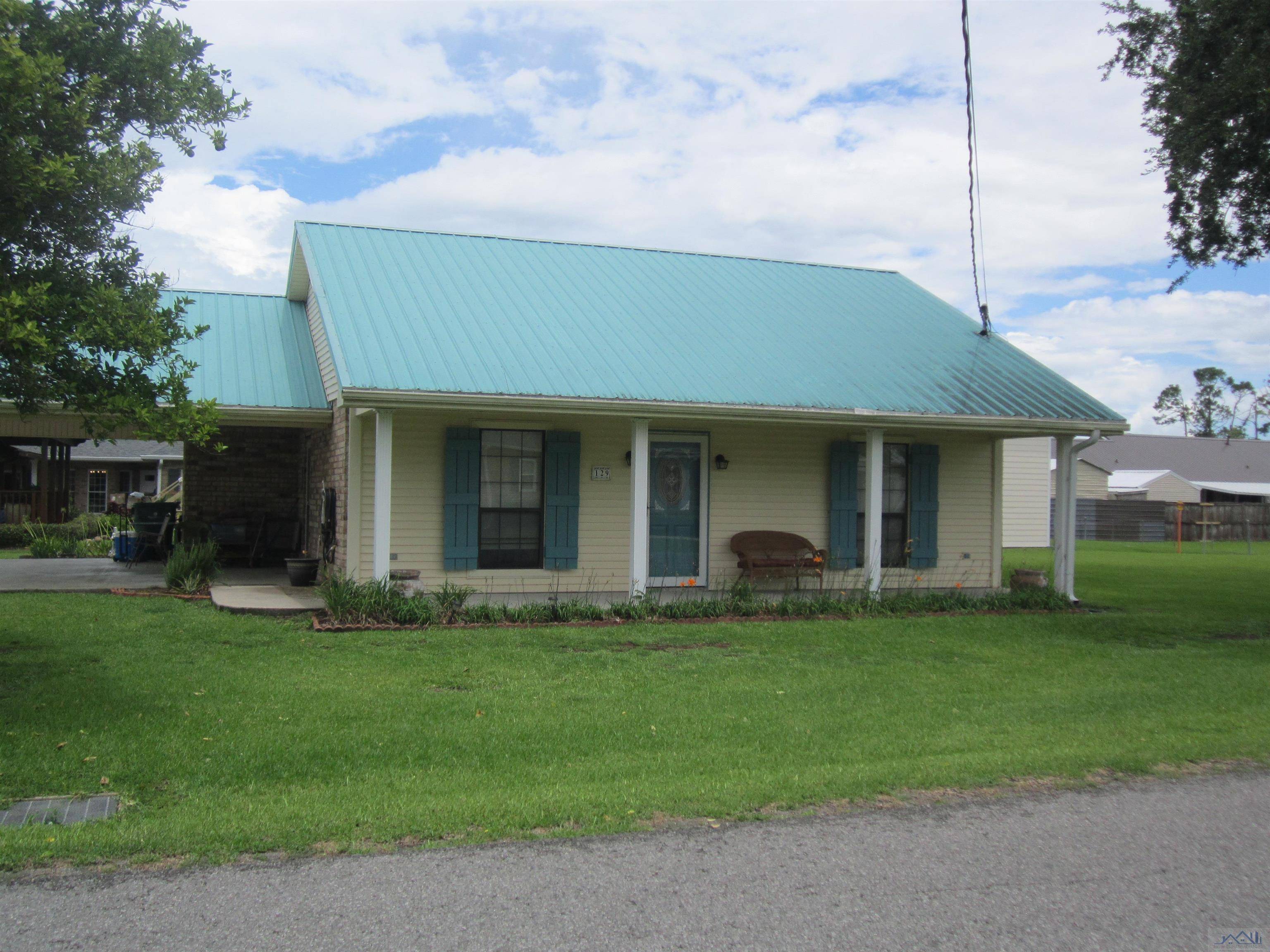 Larose, LA 70373,129 E 15TH ST