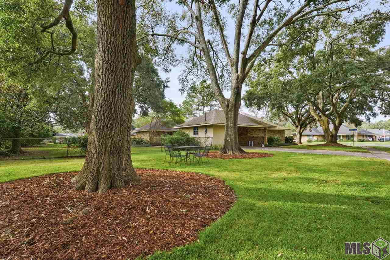 Baton Rouge, LA 70815,835 MARLBROOK DR