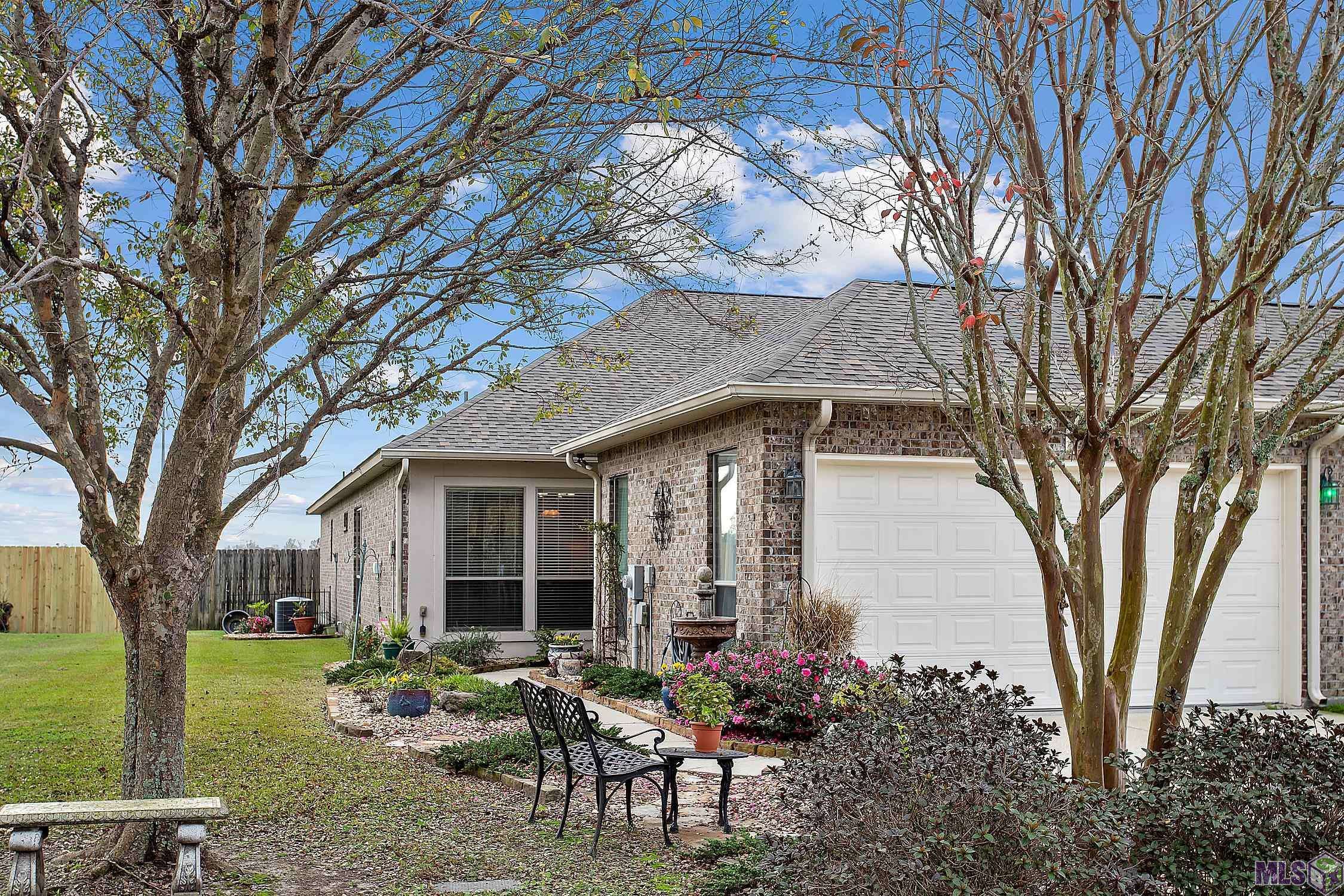 Gonzales, LA 70737,5374 COURTYARD DR