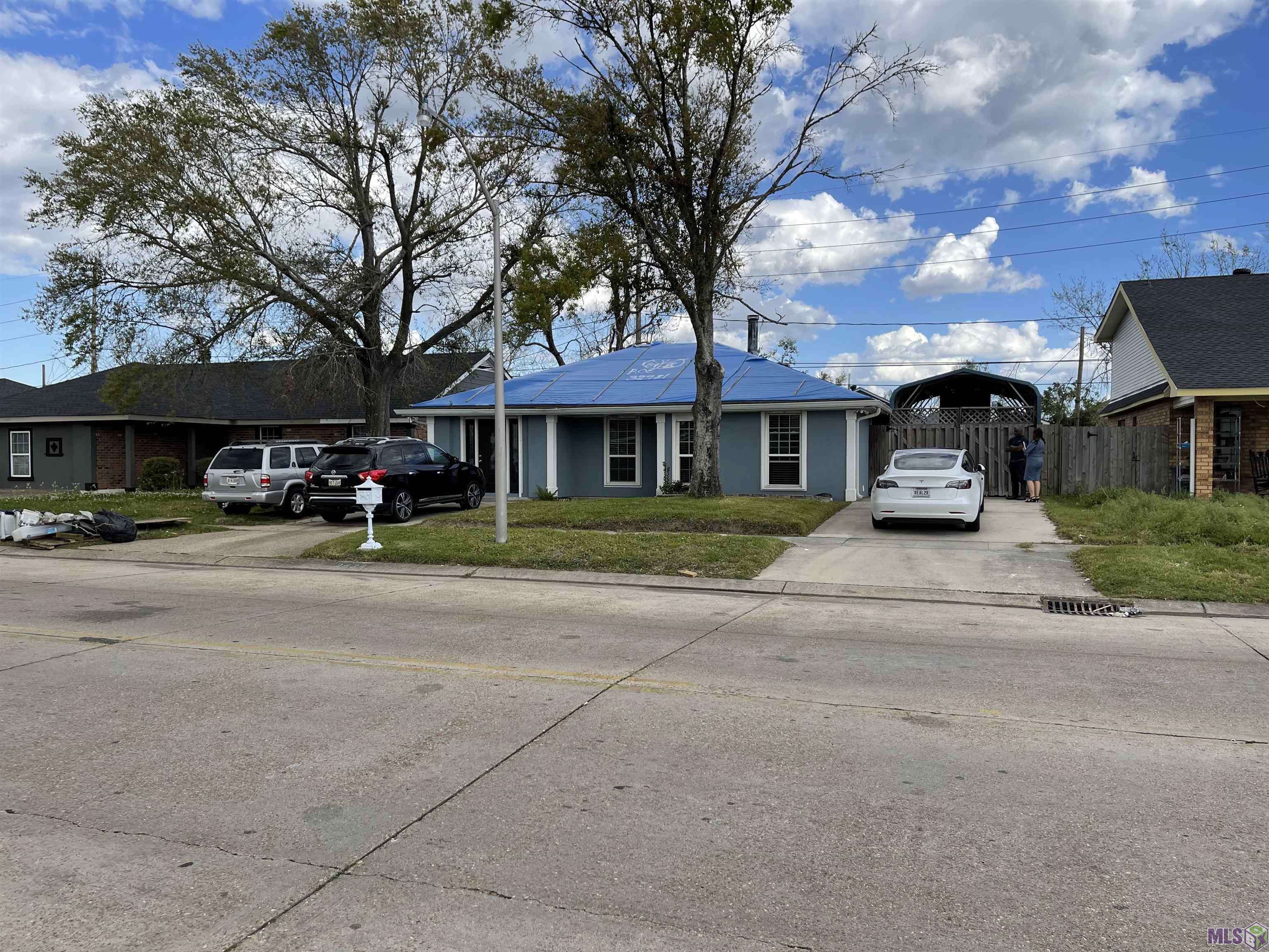 Laplace, LA 70068,2424 CAMBRIDGE DR