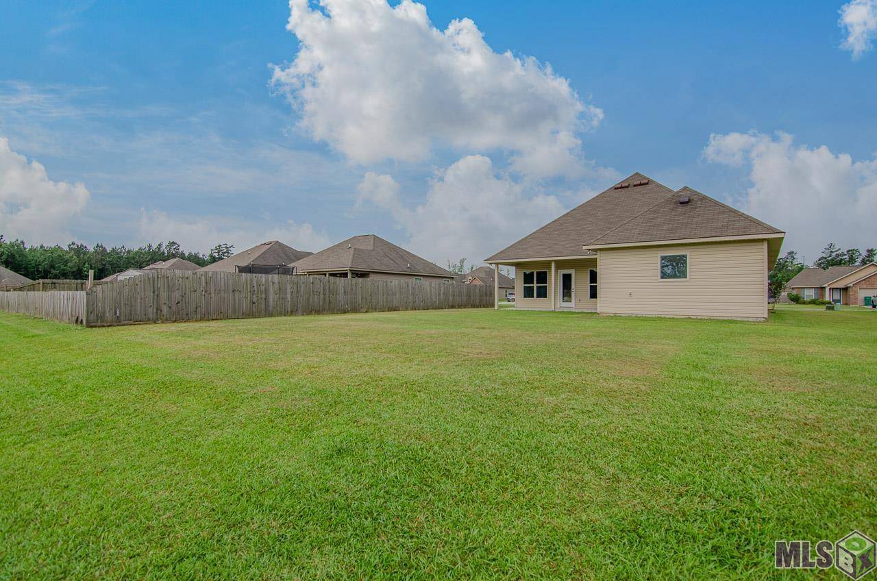 Denham Springs, LA 70726,25644 PALMWOOD CT