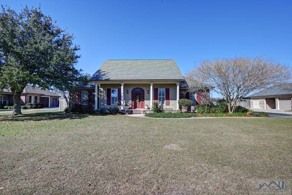 Thibodaux, LA 70301,462 MEADOW VIEW COURT