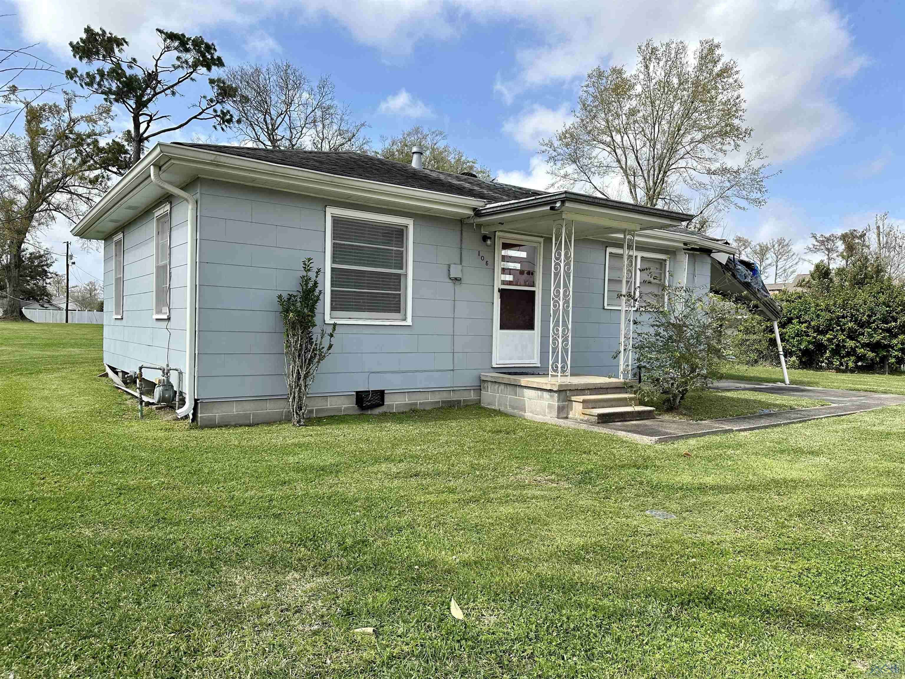 Houma, LA 70360,106 ROSEWOOD DR