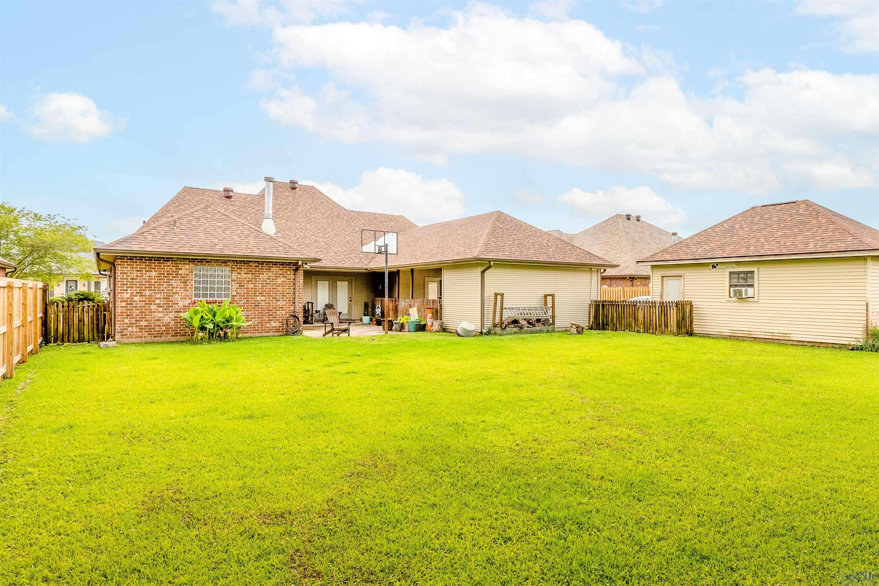 Houma, LA 70360,226 BRENTWOOD DR