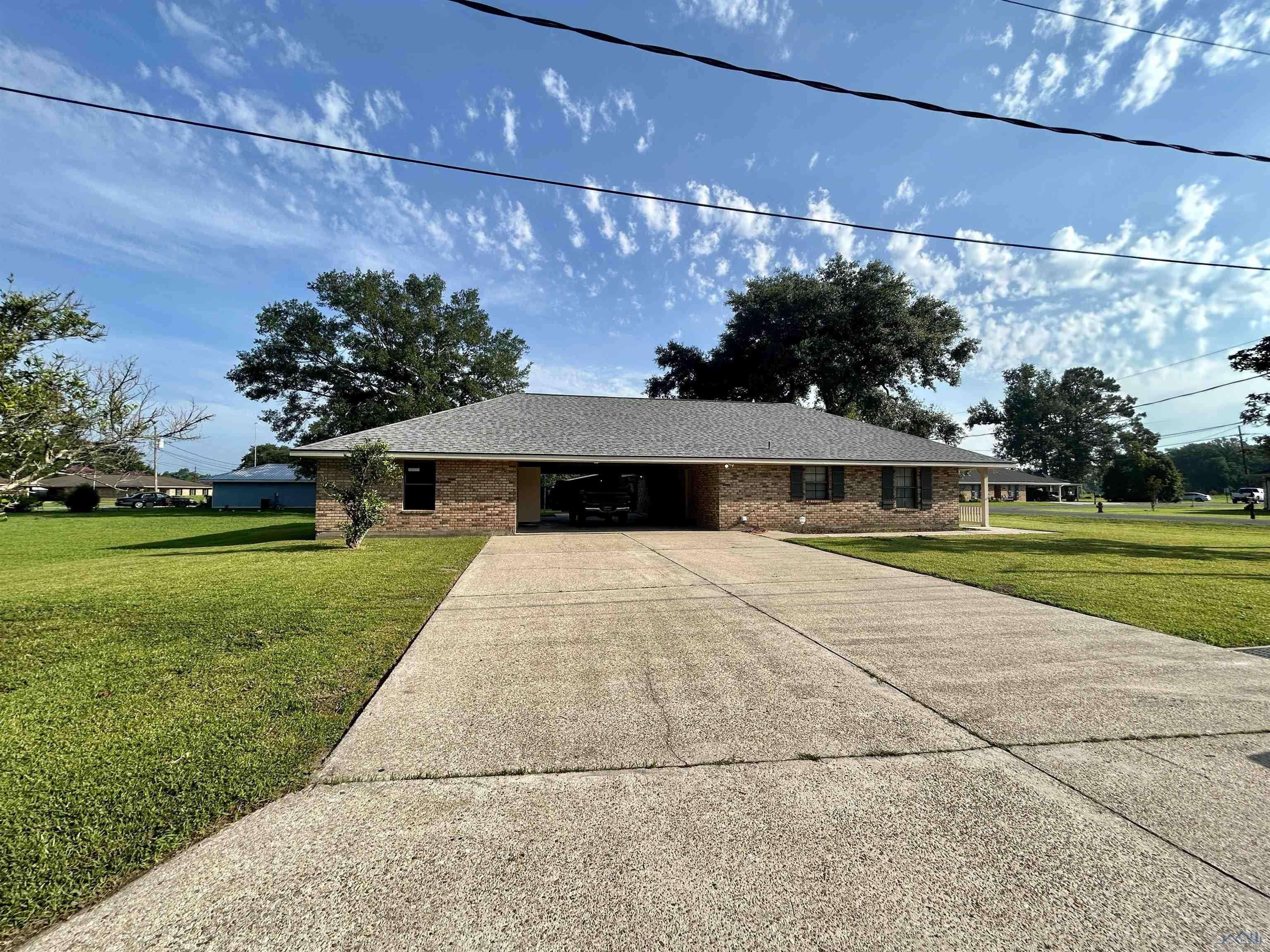 Schriever, LA 70395,108 Dollie St