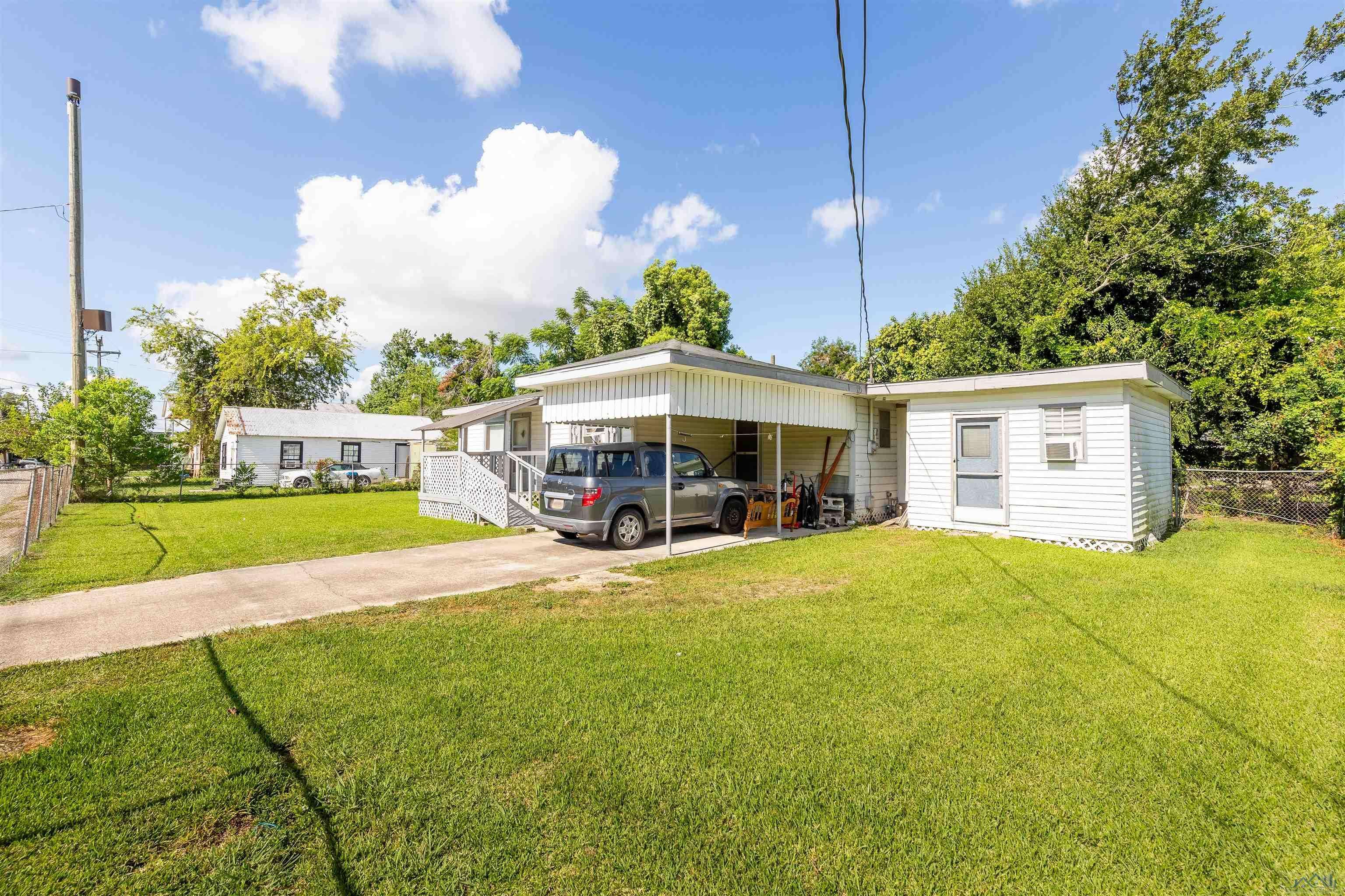 Houma, LA 70363,208 AUTHEMENT STREET