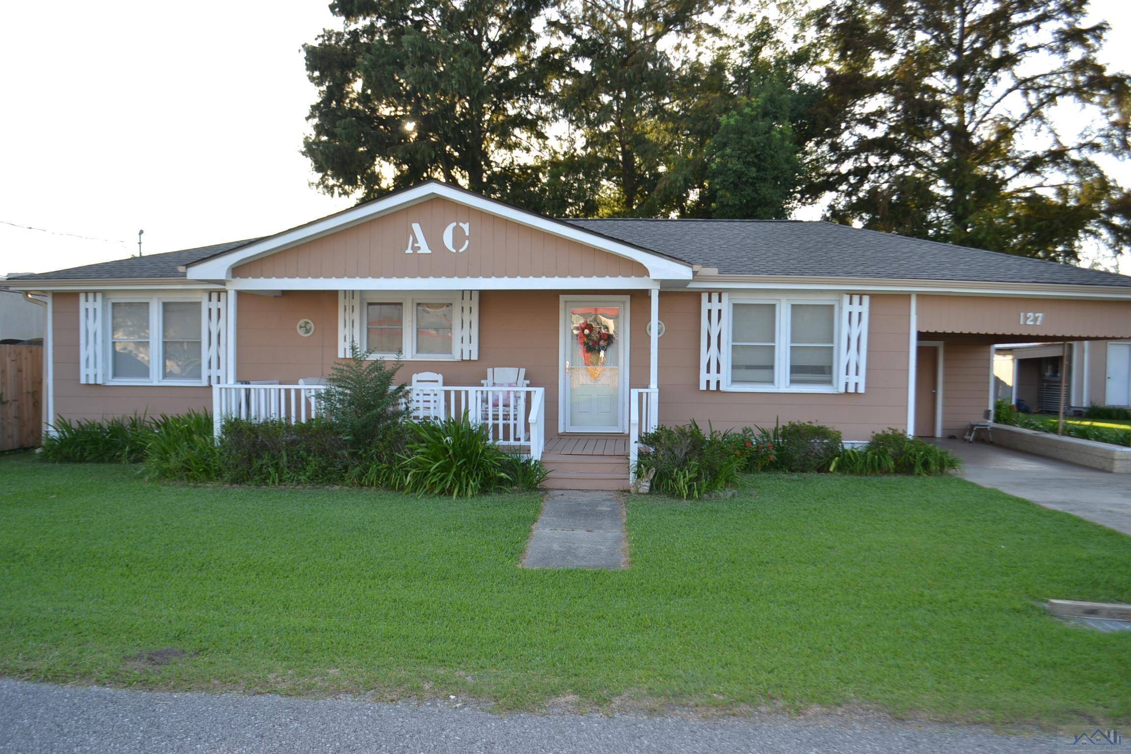 Larose, LA 70373,127 LOUIS ST