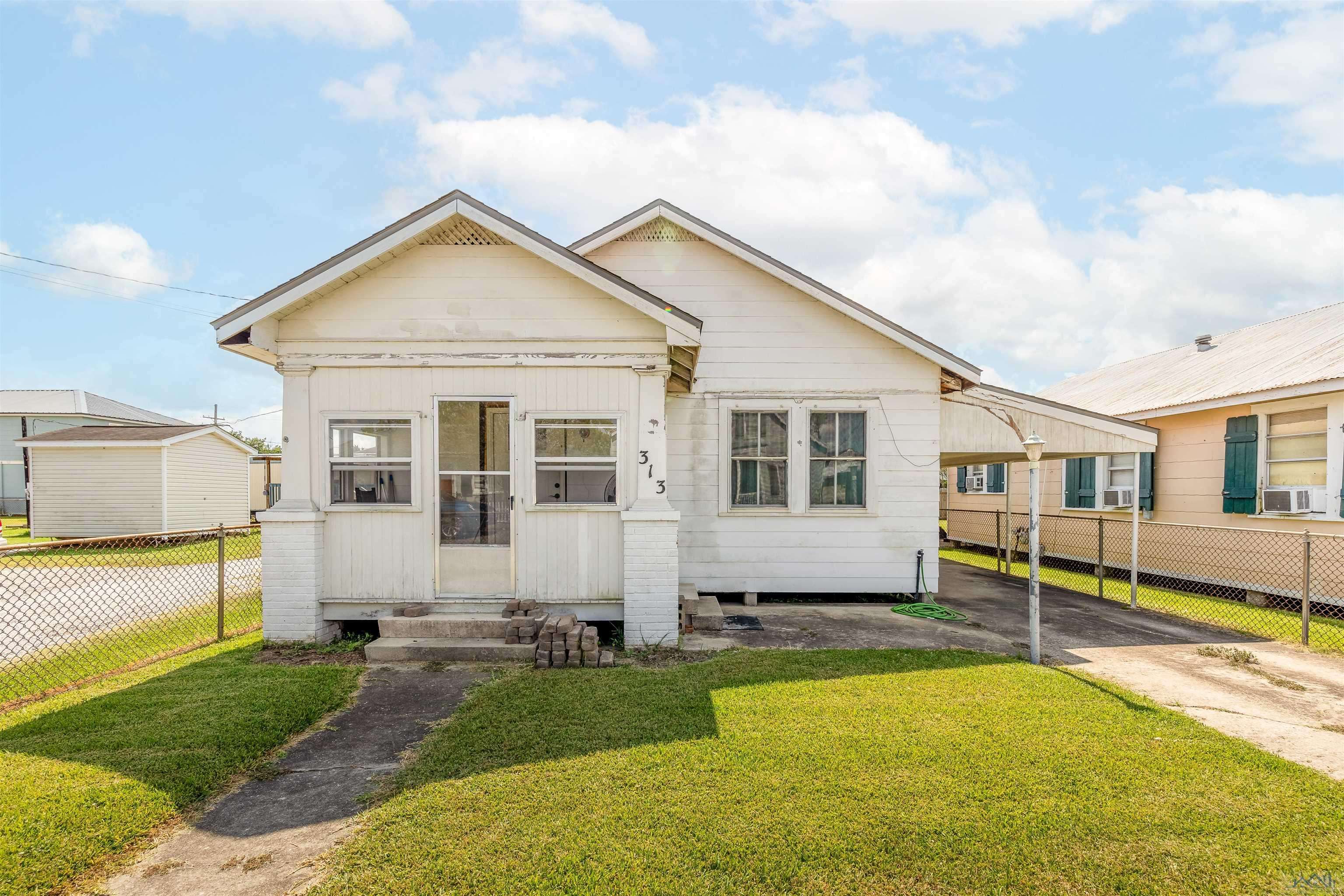 Lockport, LA 70343,313 LAFOURCHE ST