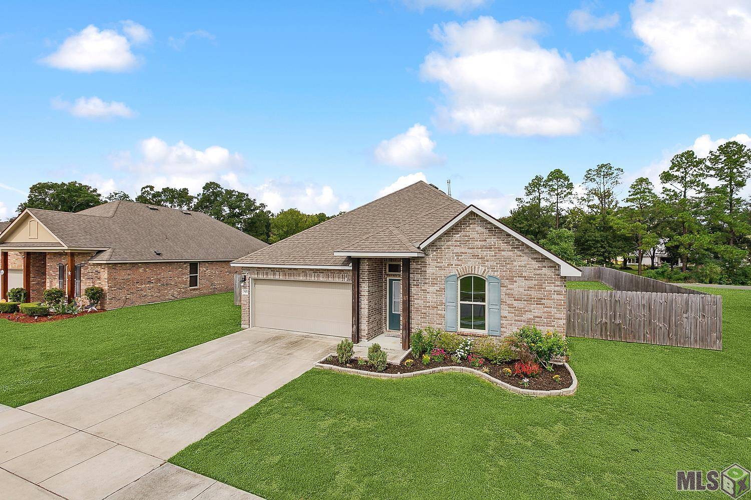 Gonzales, LA 70737,39454 LEGACY LAKE DR