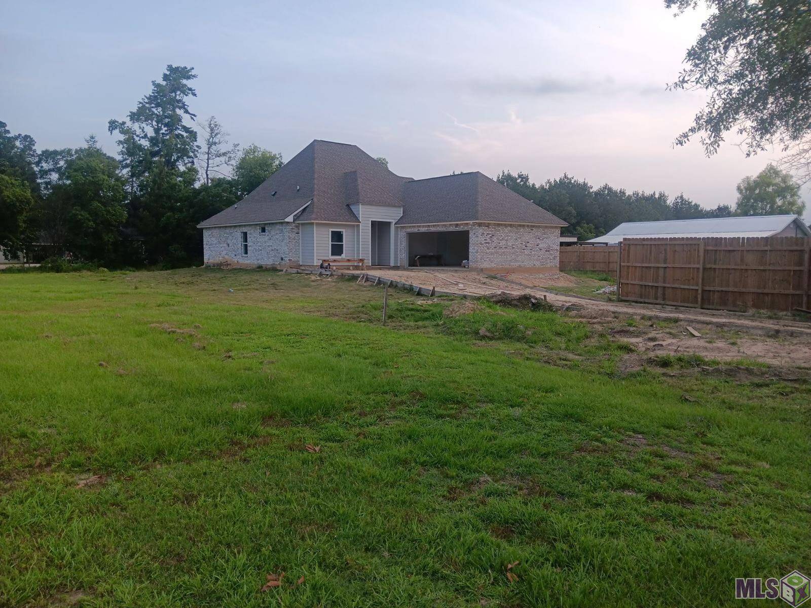 Denham Springs, LA 70726,11192 WHISPERING OAKS DR