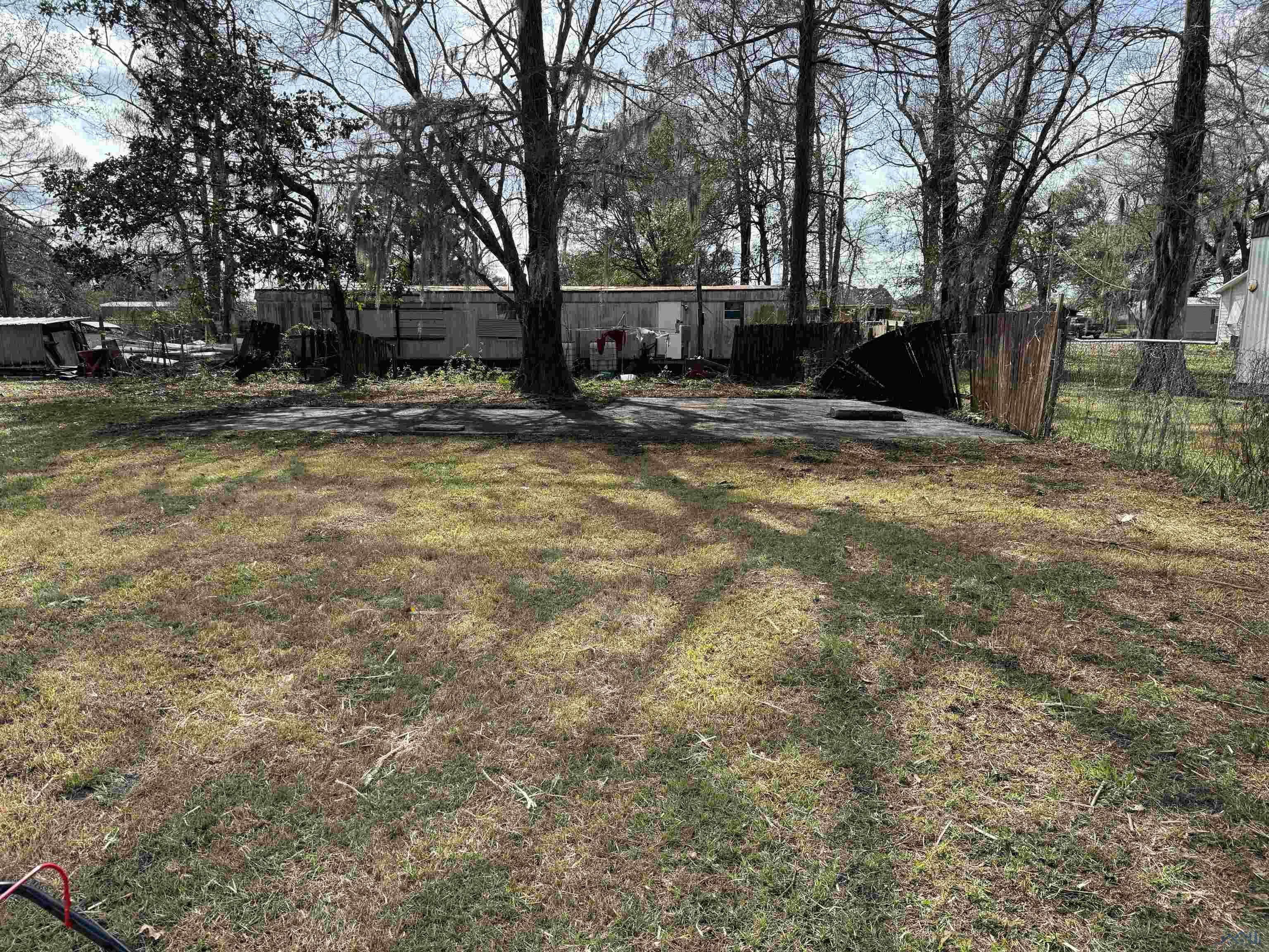 Labadieville, LA 70372,137 PIN OAK ST