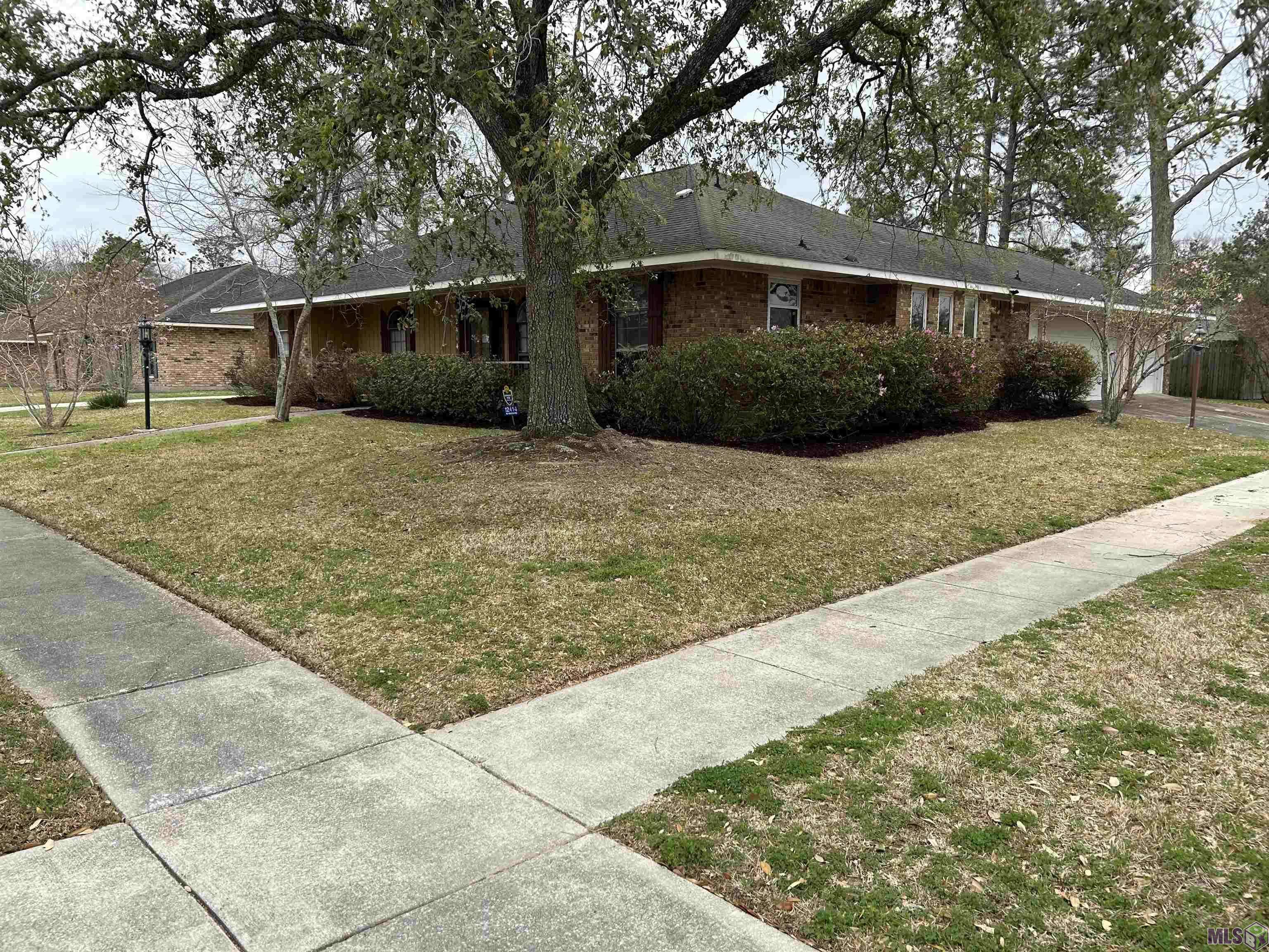 Baton Rouge, LA 70816,12414 PARKKNOLL AVE