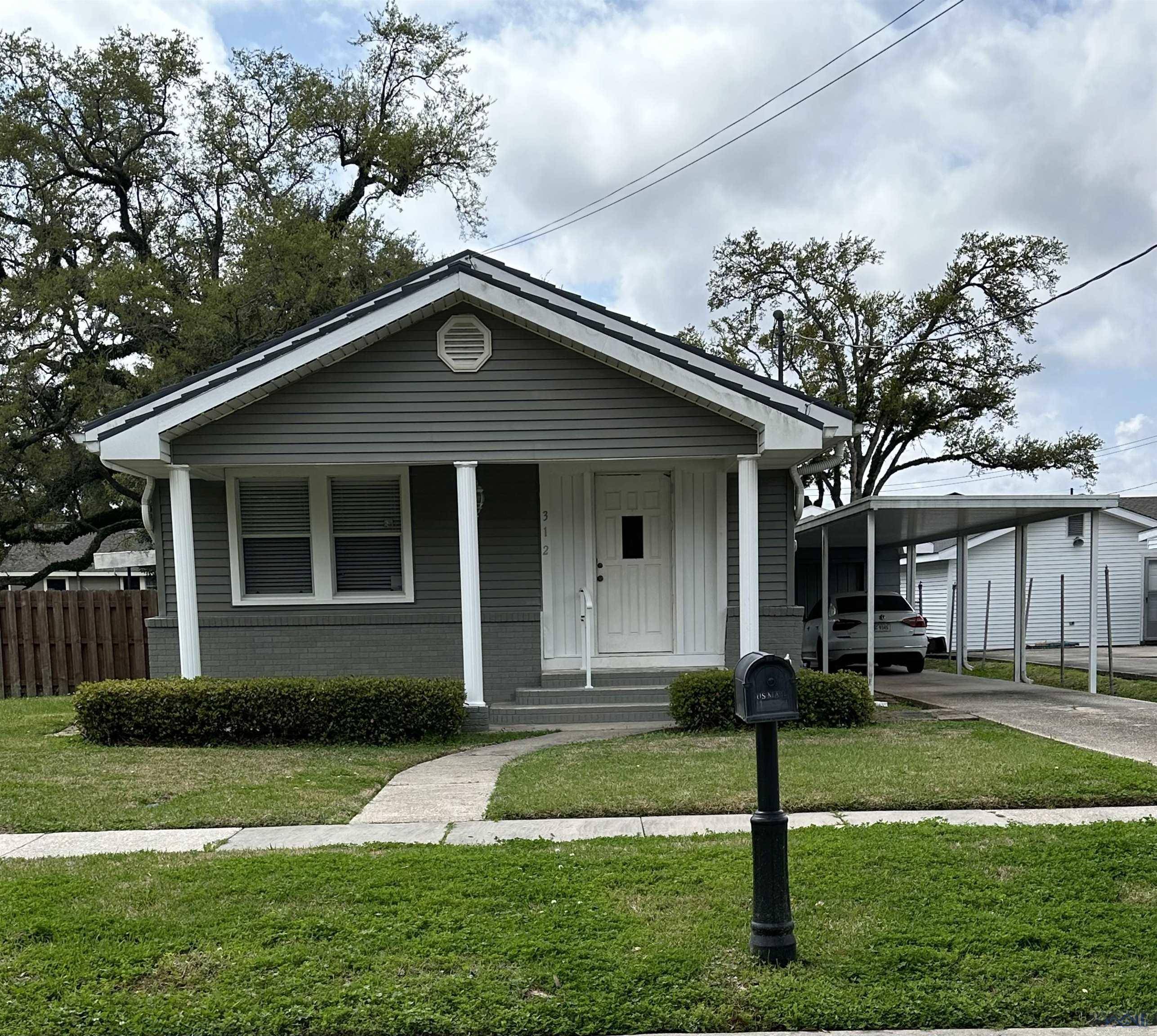 Houma, LA 70360,312 CRESCENT BOULEVARD