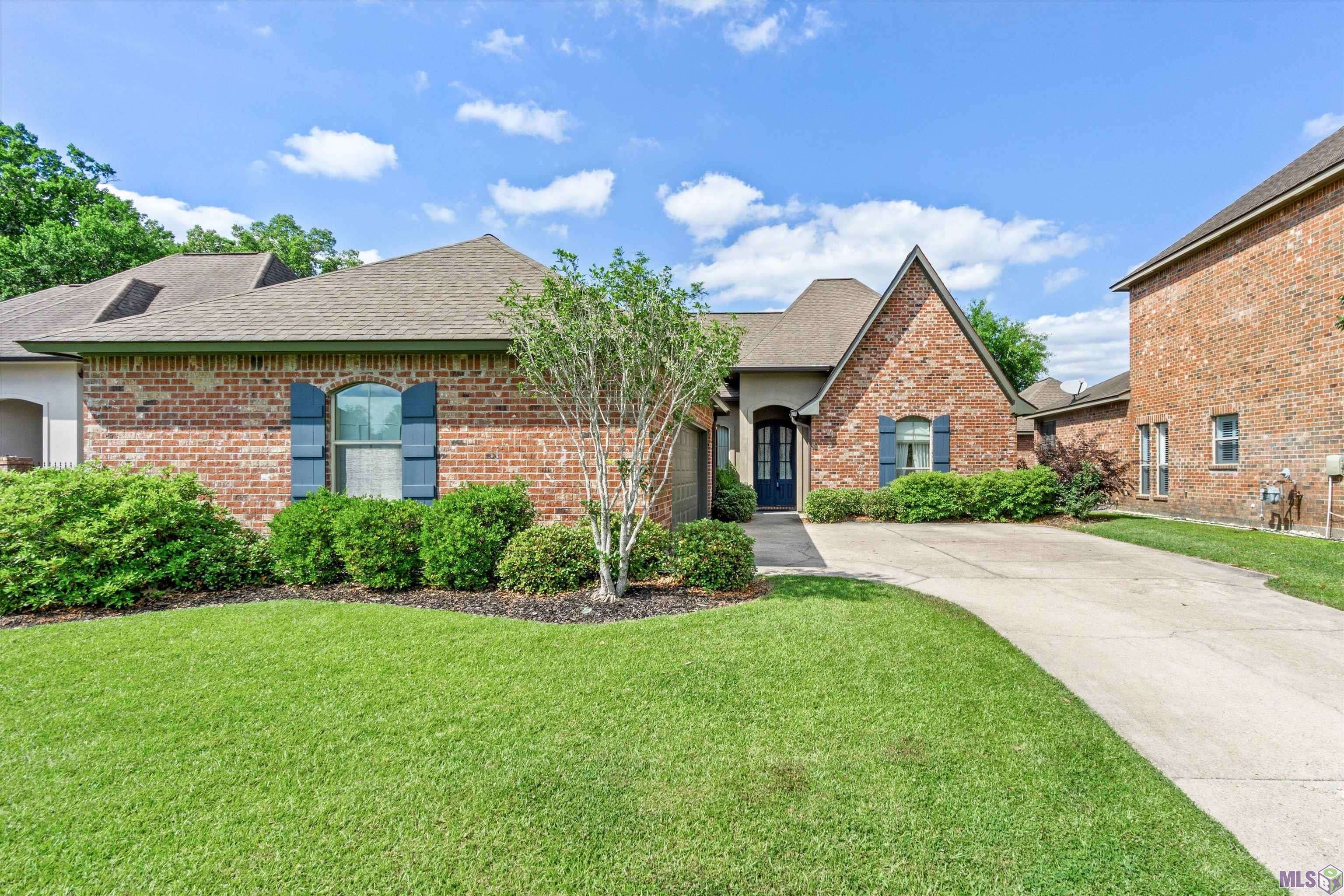 Baton Rouge, LA 70817,16127 WOODLAND TRAIL DR