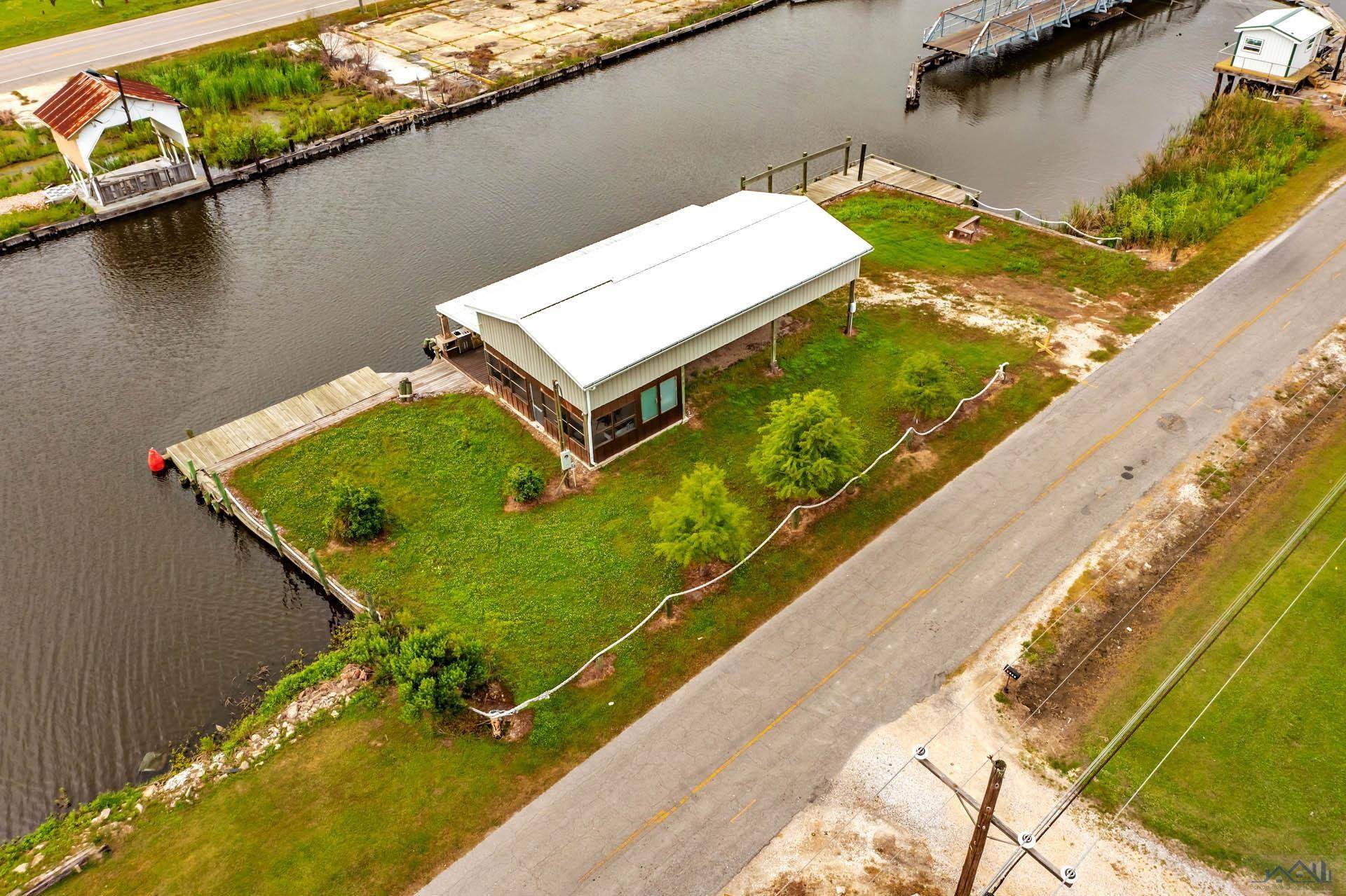 Chauvin, LA 70344,5702 BAYOUSIDE DR