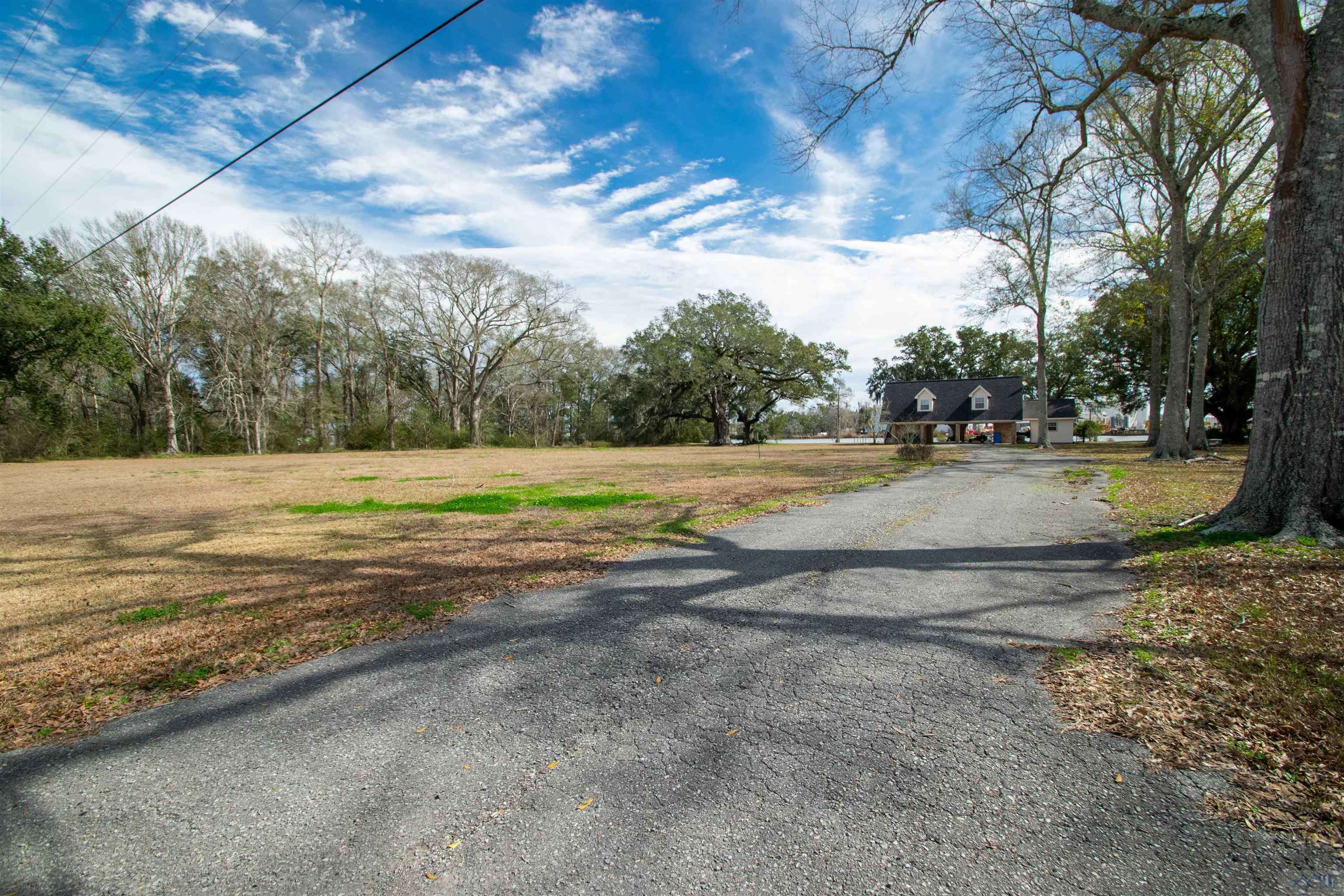 Patterson, LA 70392,1086 9A-1 Victoria Riverside Road