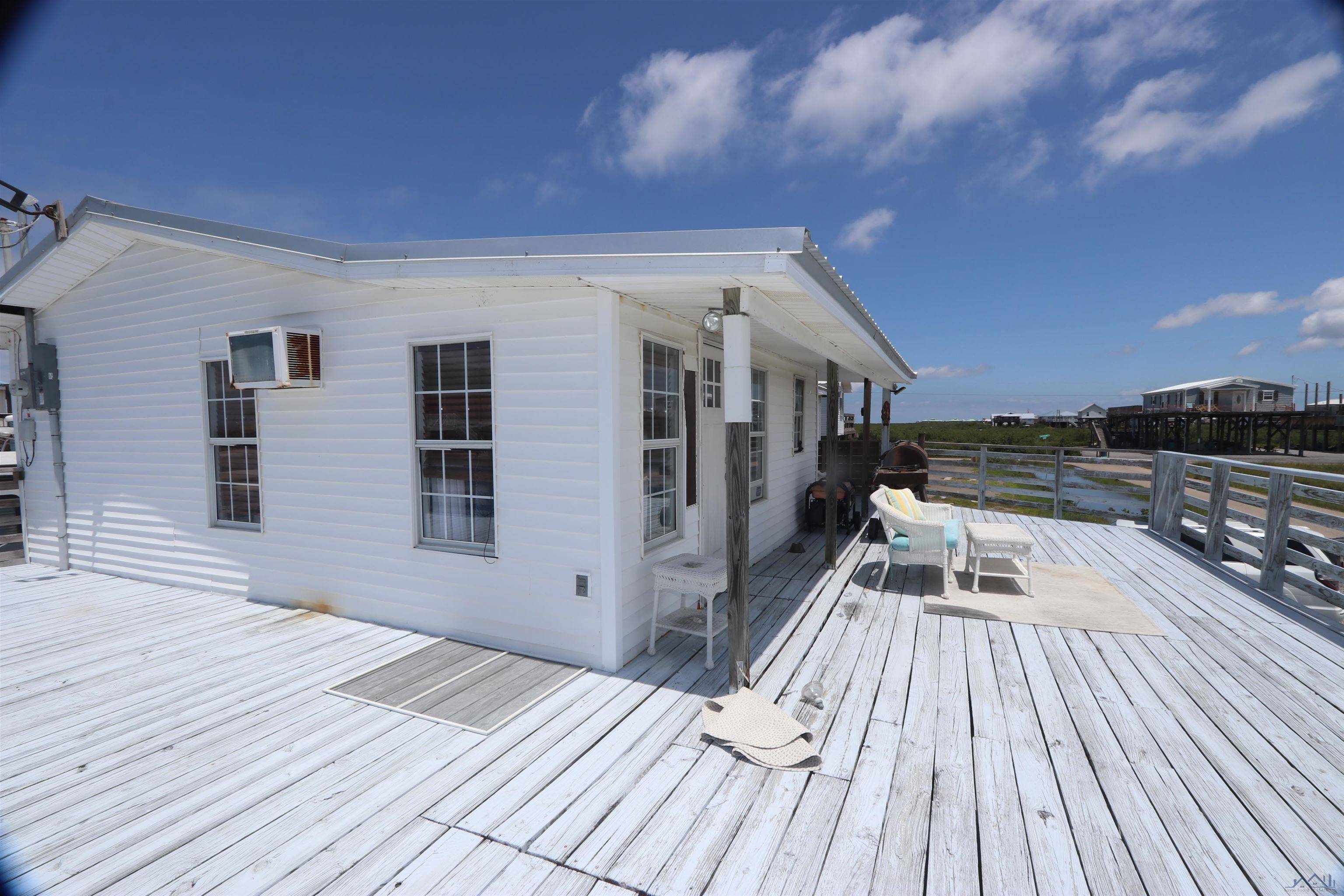 Grand Isle, LA 70358,180 ROSETHORNE LN