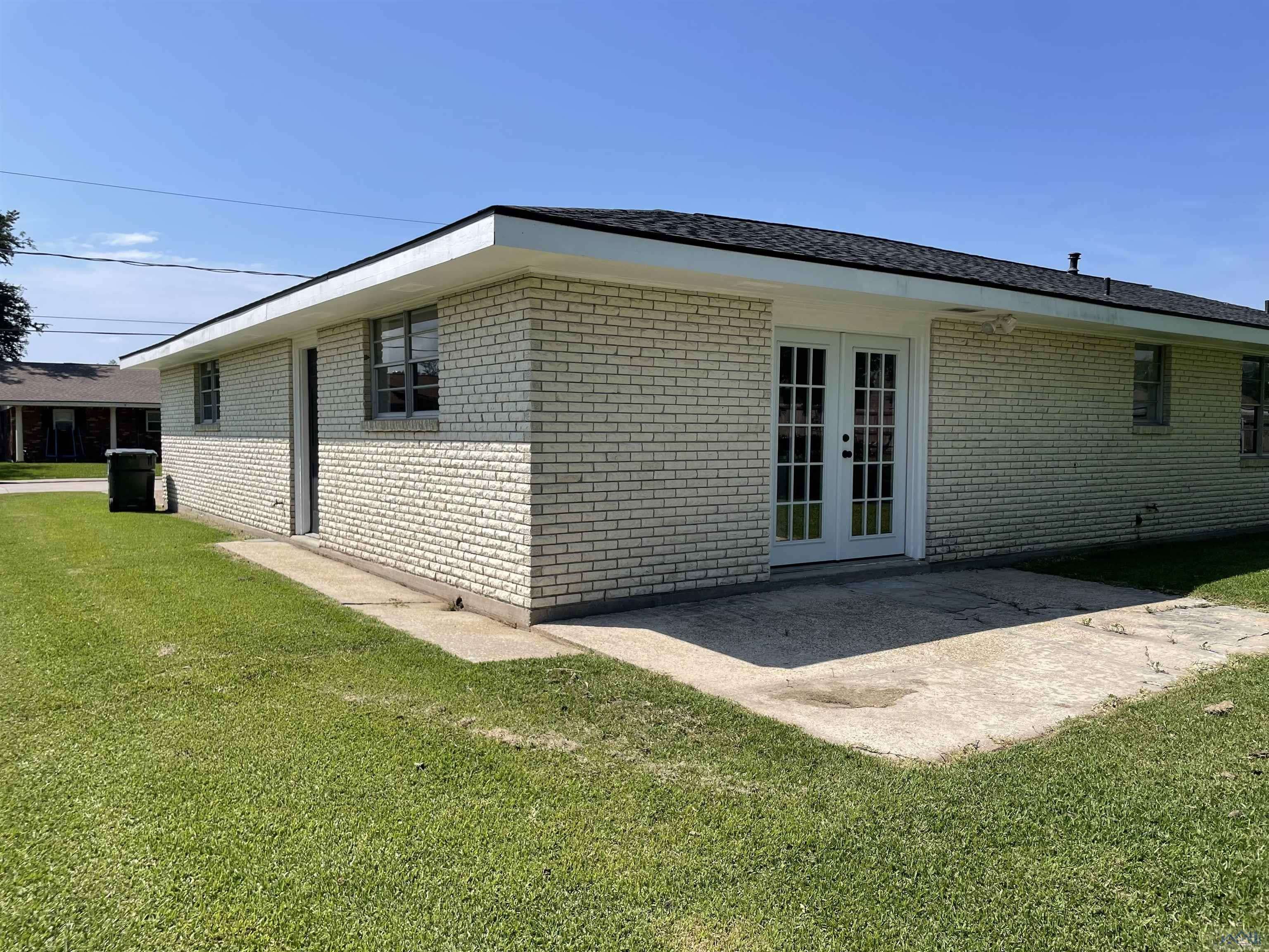 Houma, LA 70363,305 WILDWOOD DR