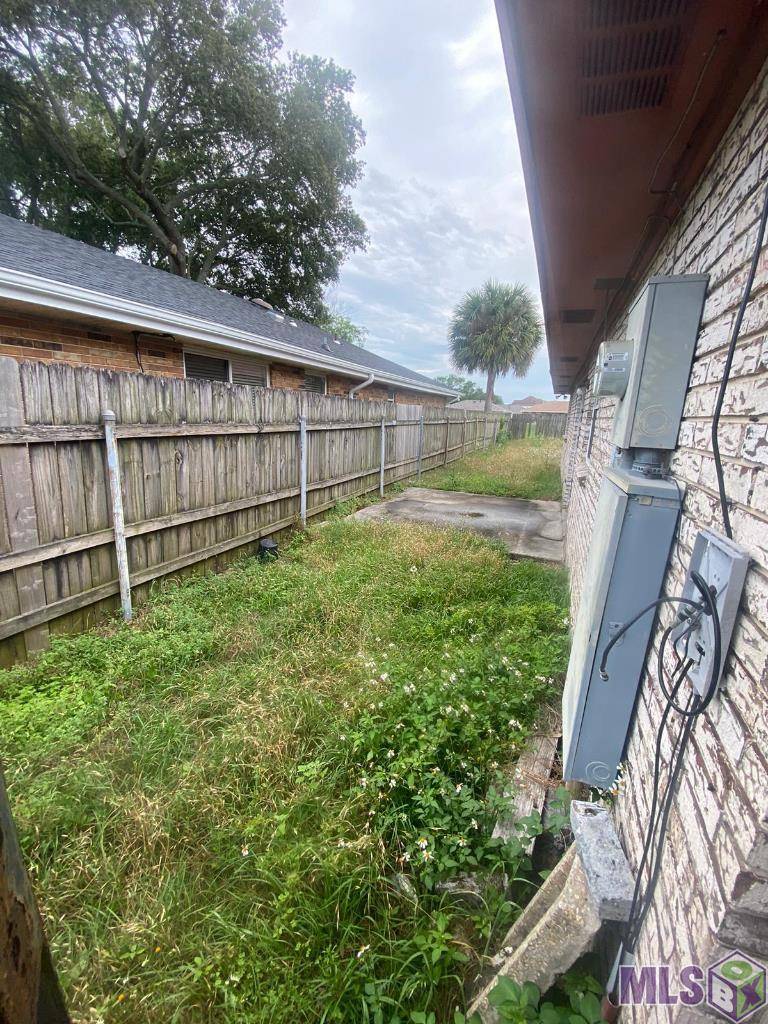 New Orleans, LA 70126,7430 CRESTMONT Road