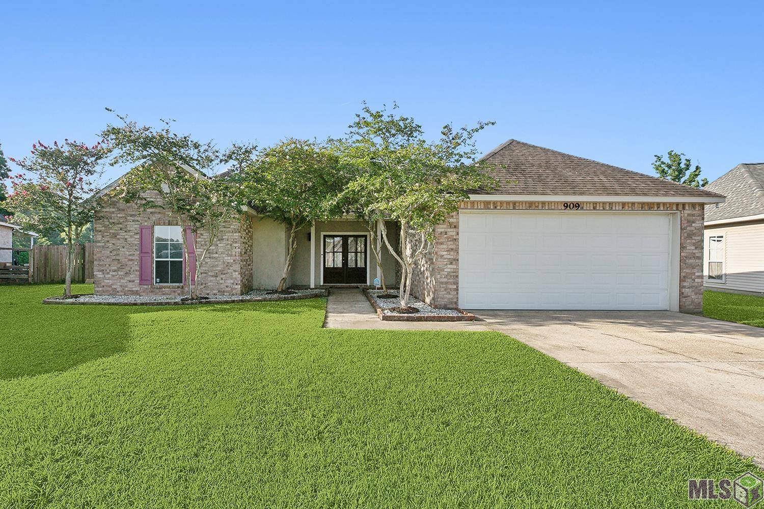 Gonzales, LA 70737,909 JEANA DR