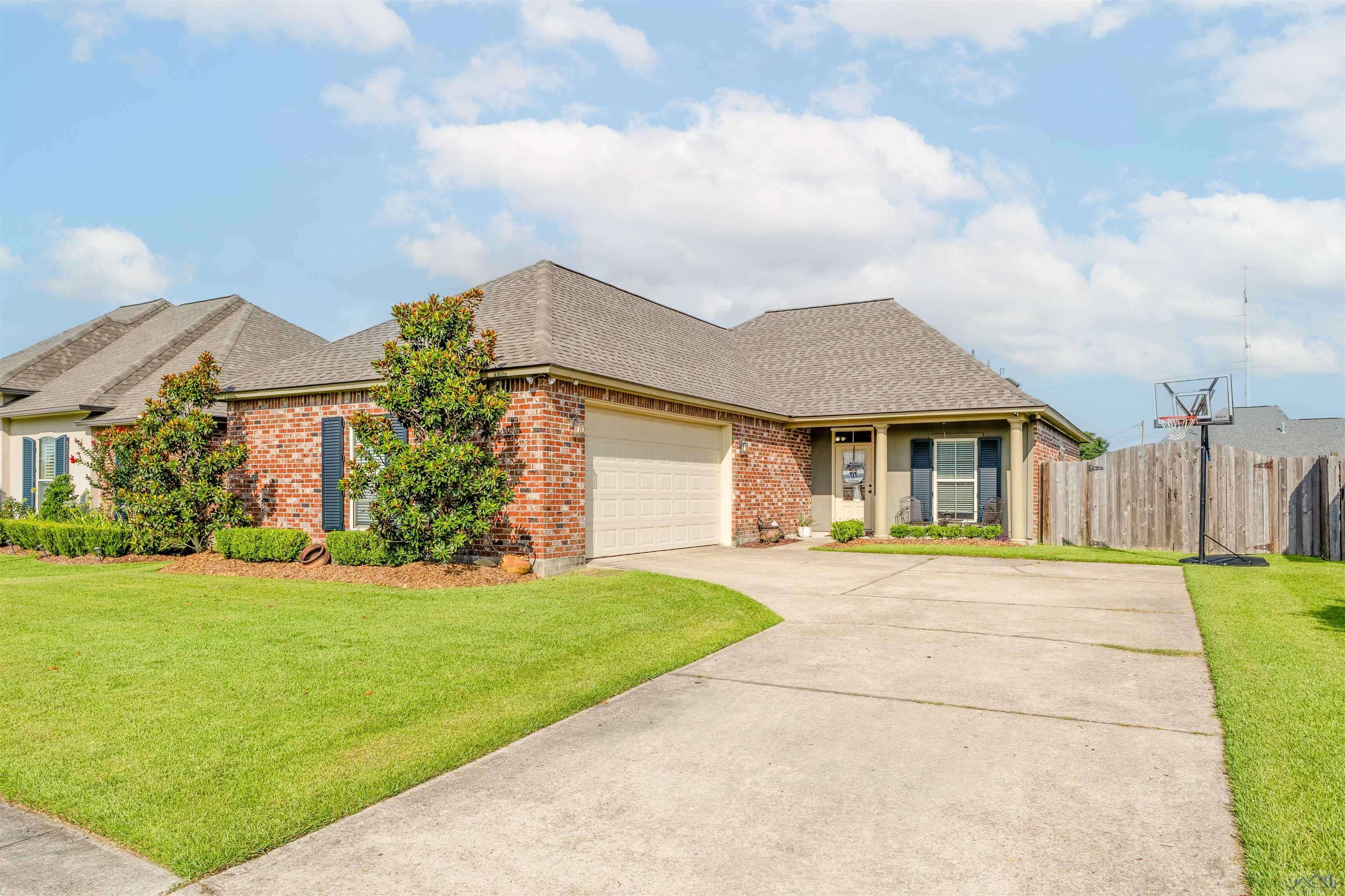 Thibodaux, LA 70301,122 DICHARRY CT