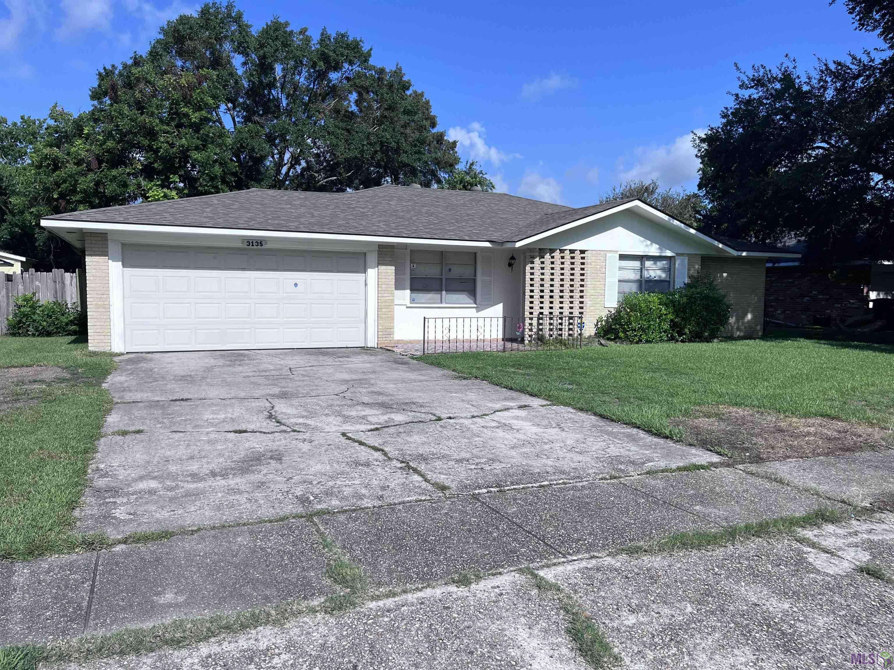 Baton Rouge, LA 70814,3135 WOODCREST DR #1