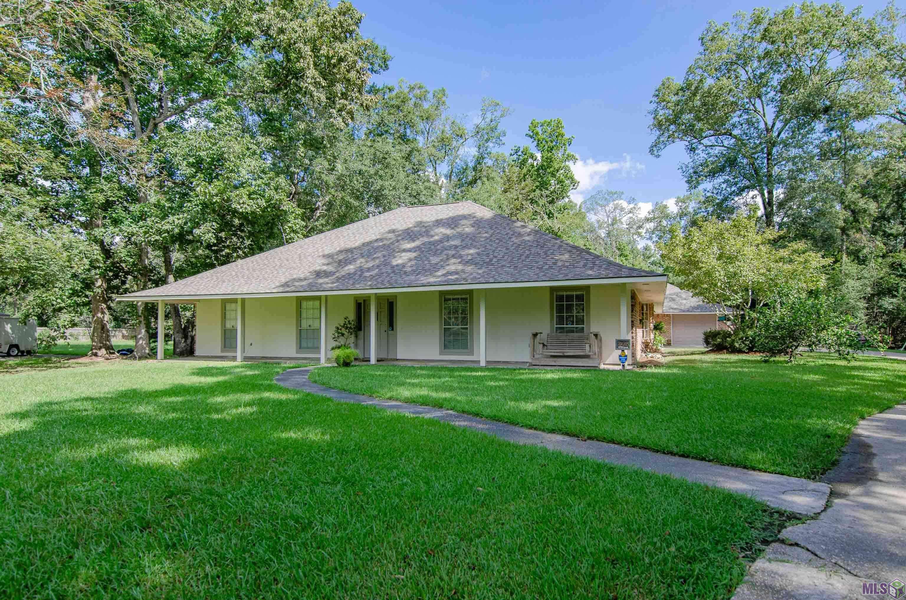 Greenwell Springs, LA 70739,12735 LARIAT AVE