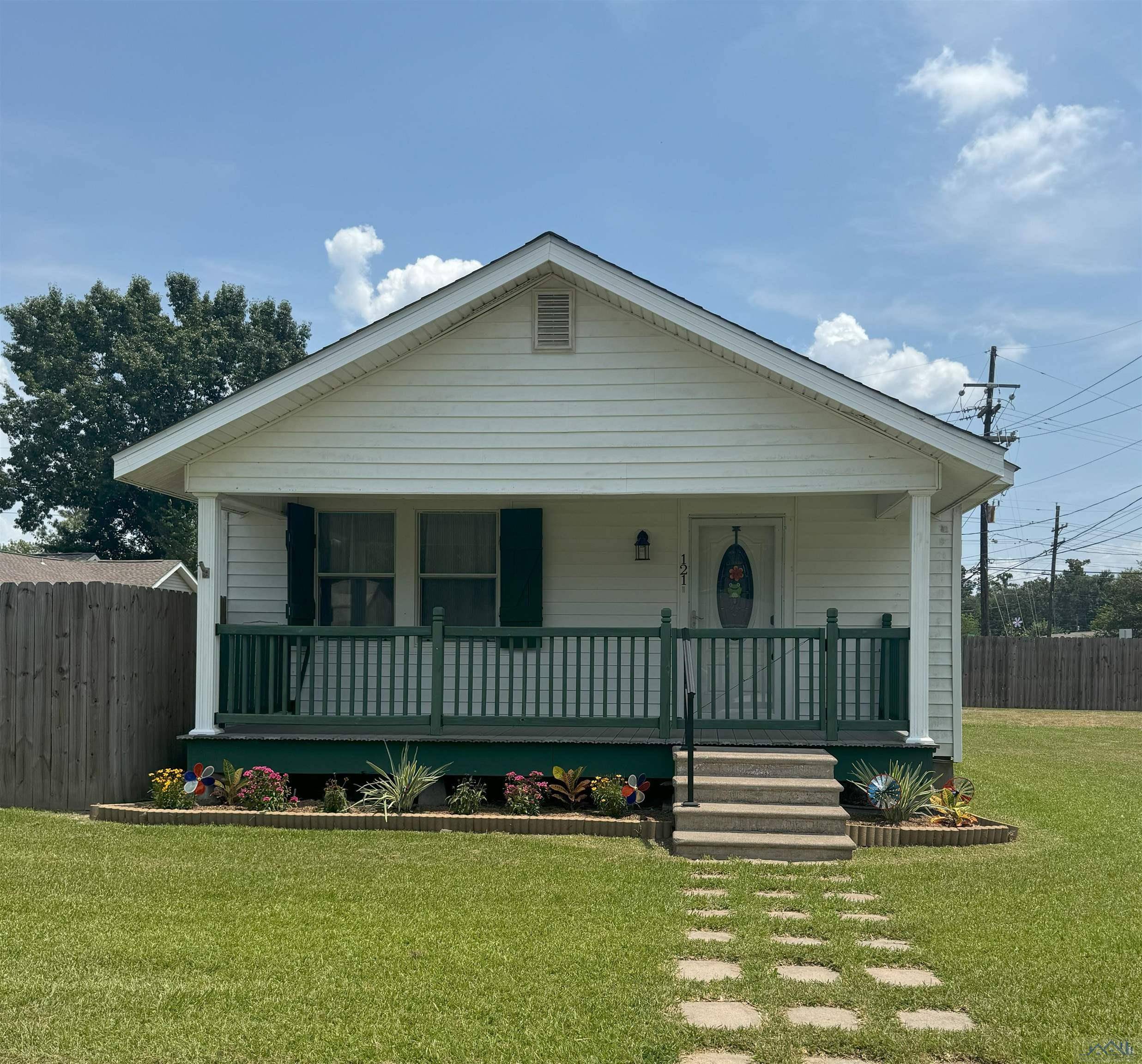 Houma, LA 70364,121 CRESTWOOD DR