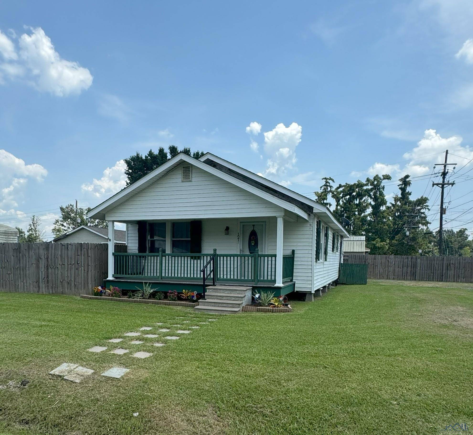 Houma, LA 70364,121 CRESTWOOD DR