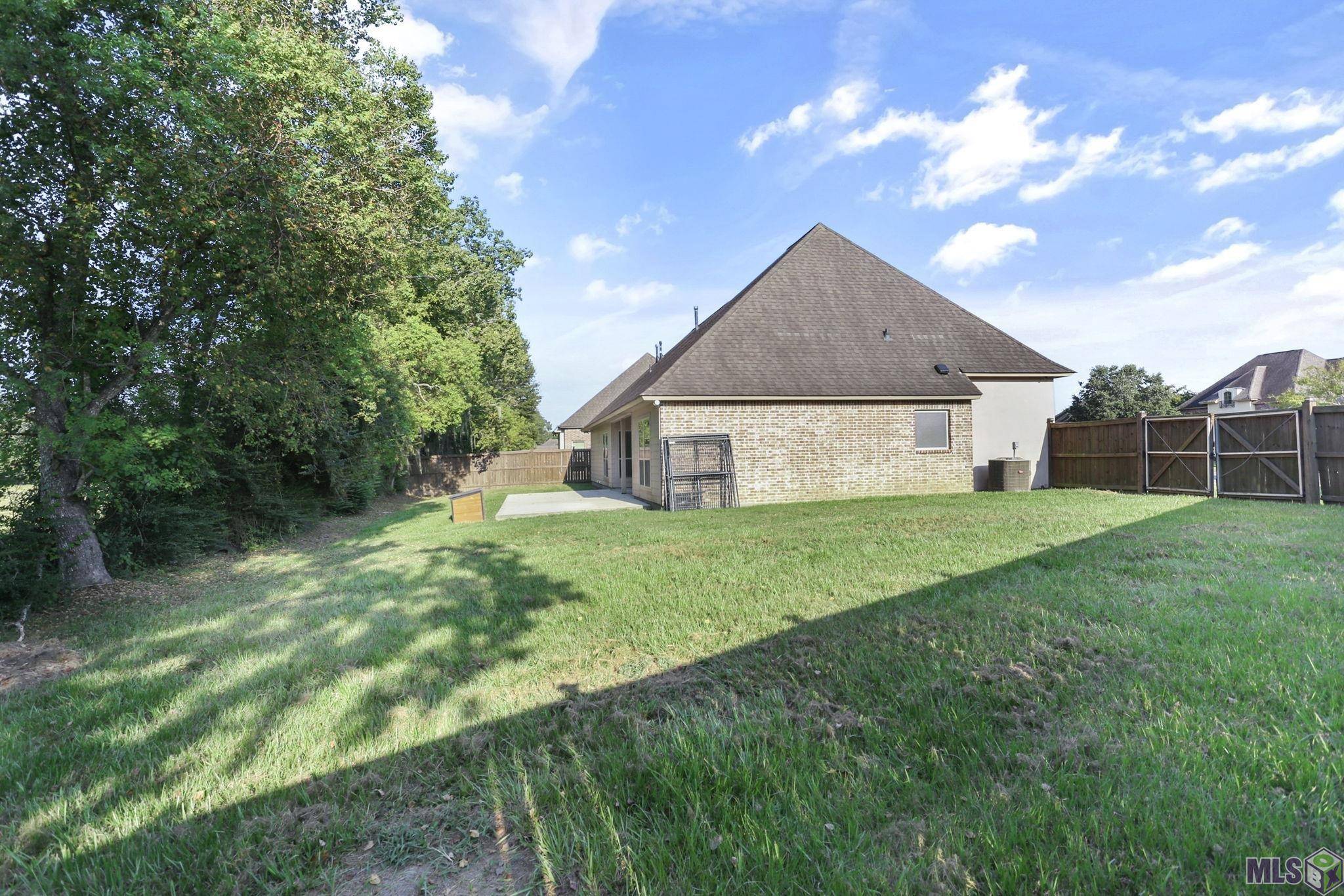 Zachary, LA 70791,2861 COUNTRY LAKE DR