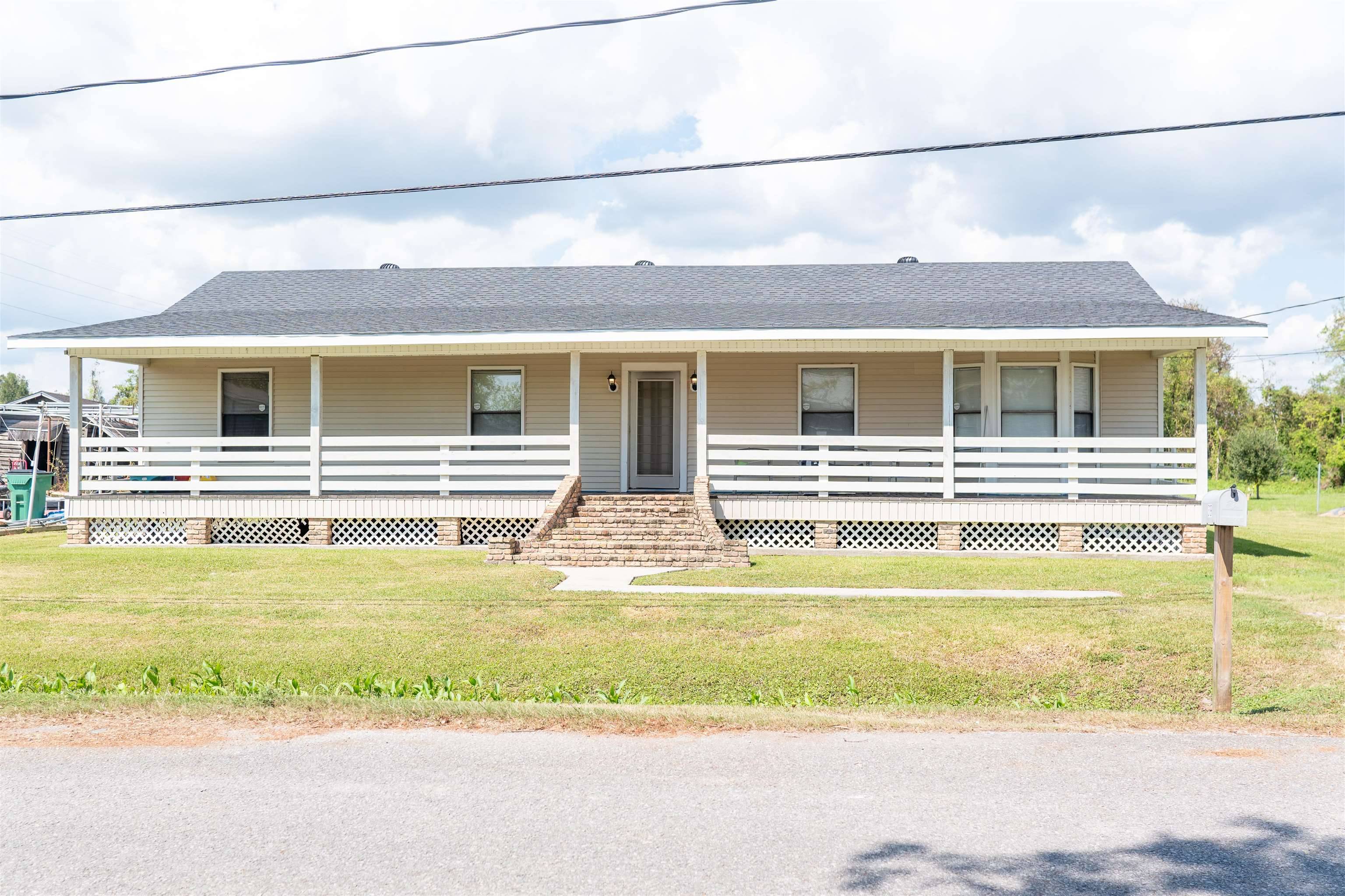 Larose, LA 70373,319 East 14th Place