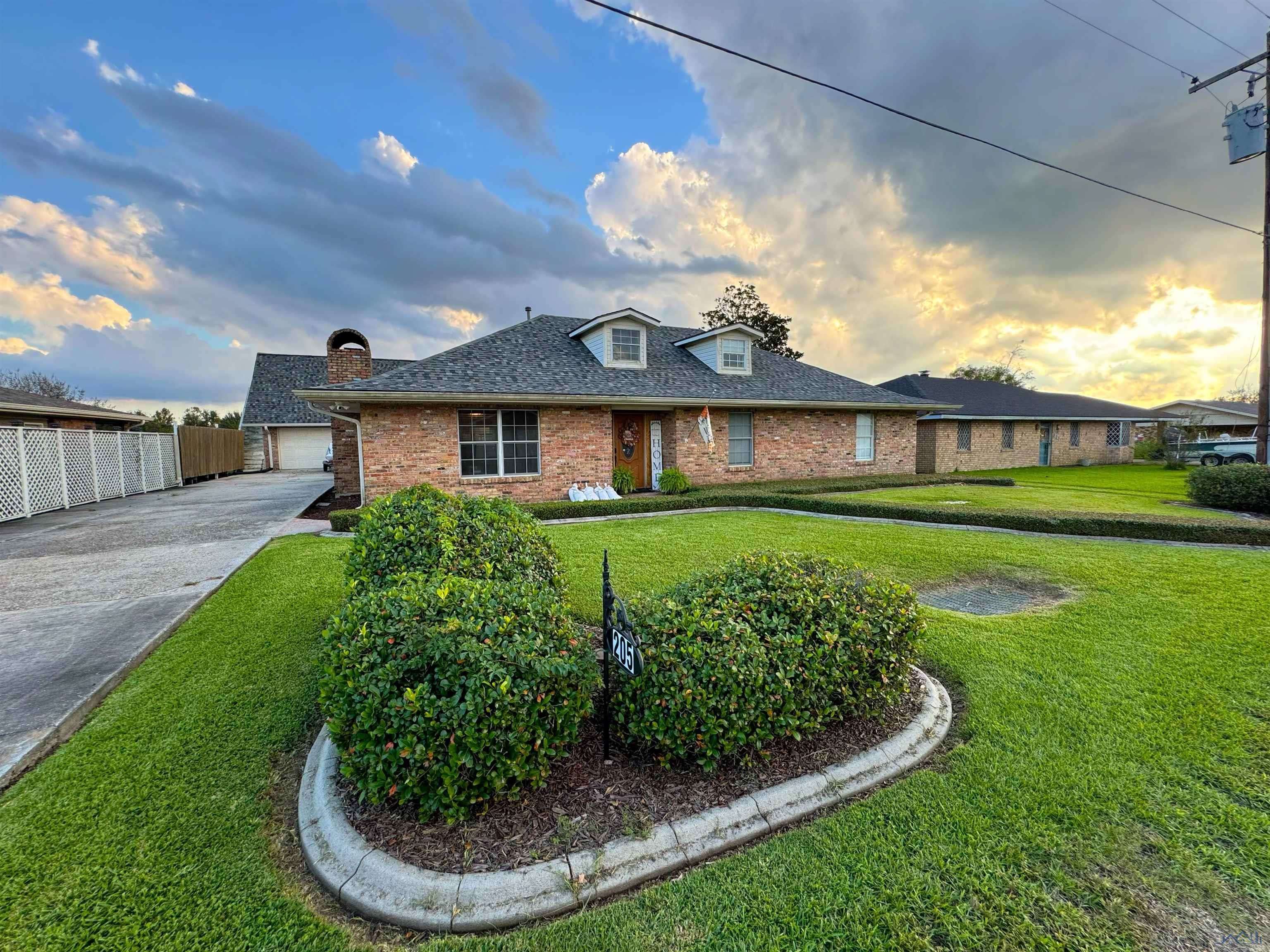 Houma, LA 70363,205 TINA STREET