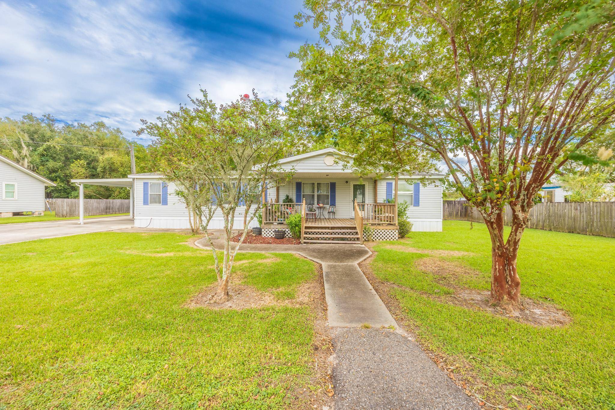 Gheens, LA 70355,132 Cypress Villa