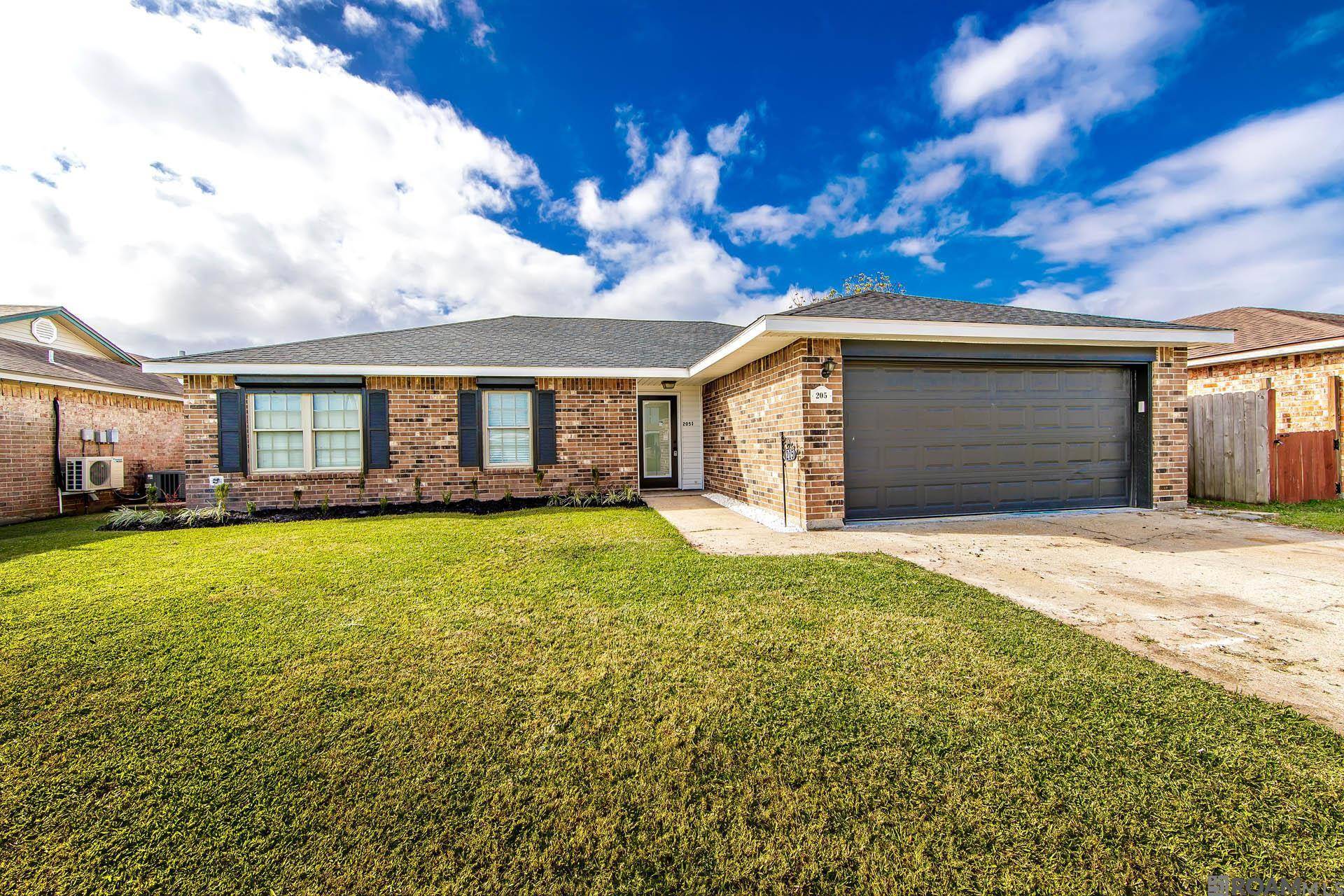 Houma, LA 70360,205 CYPRESS VILLAGE DR