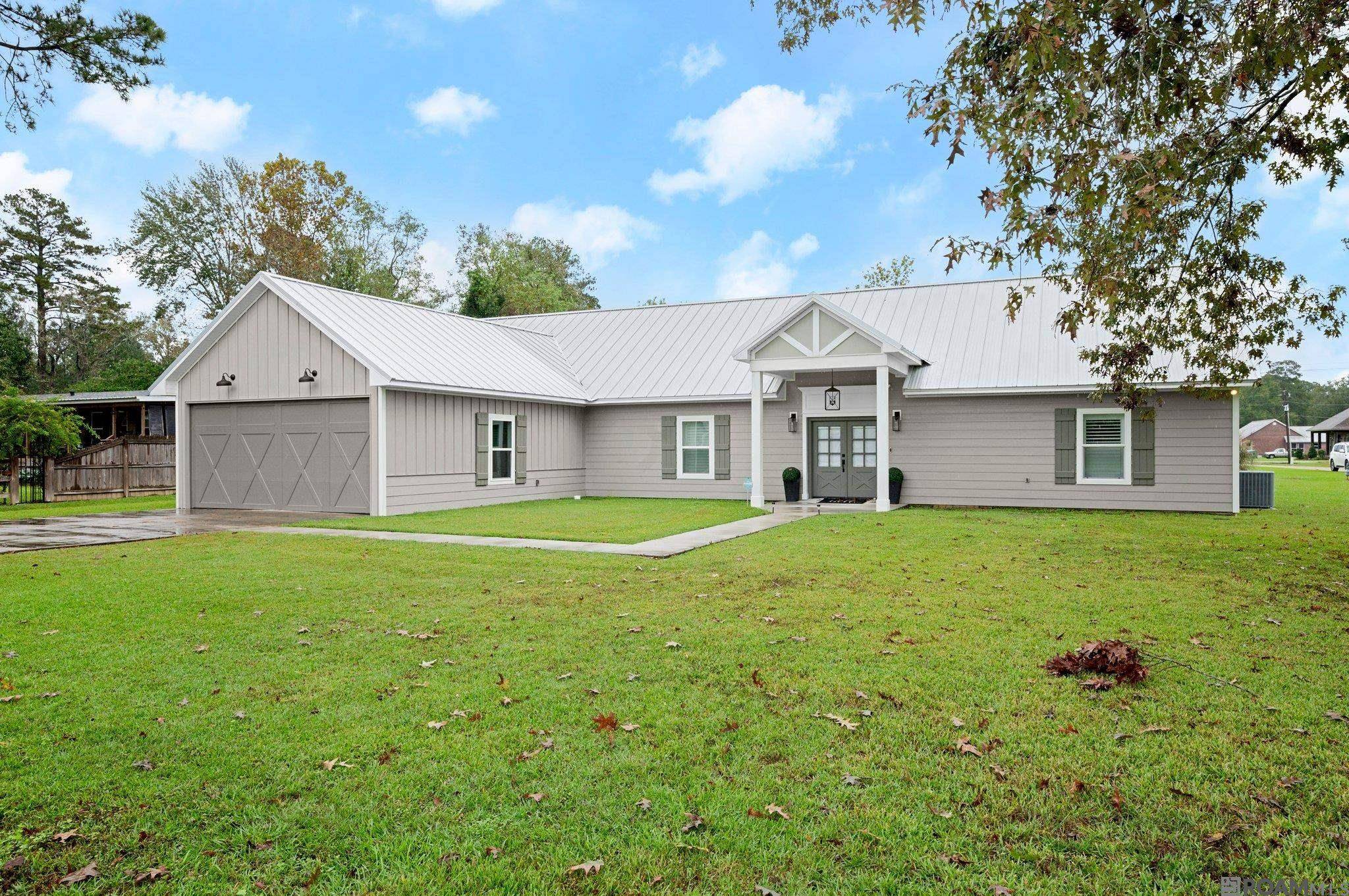 St Amant, LA 70774,14360 HARRY SAVOY RD