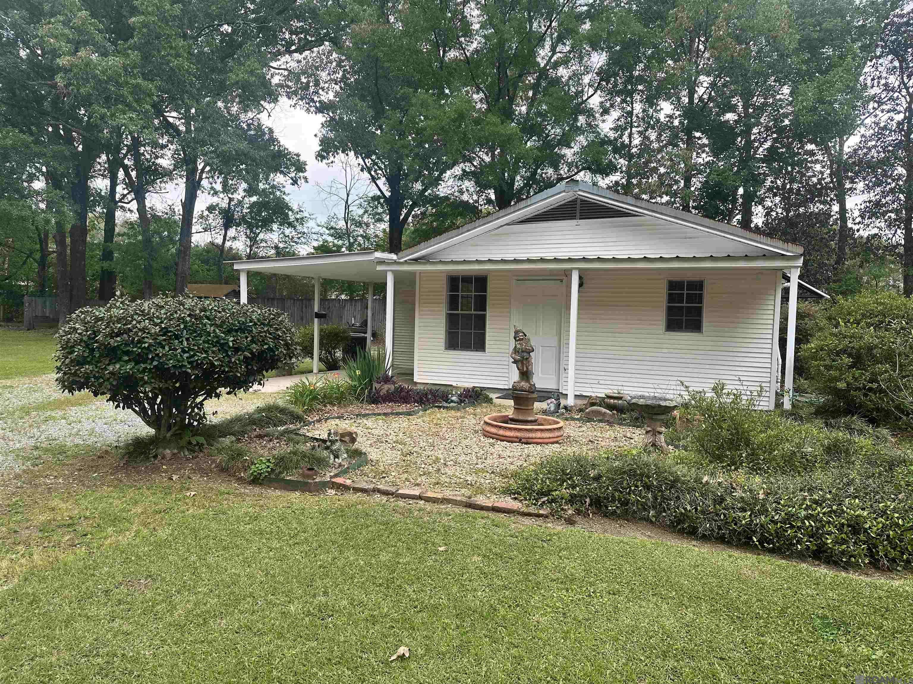 Central, LA 70818,9231 SMITH LN