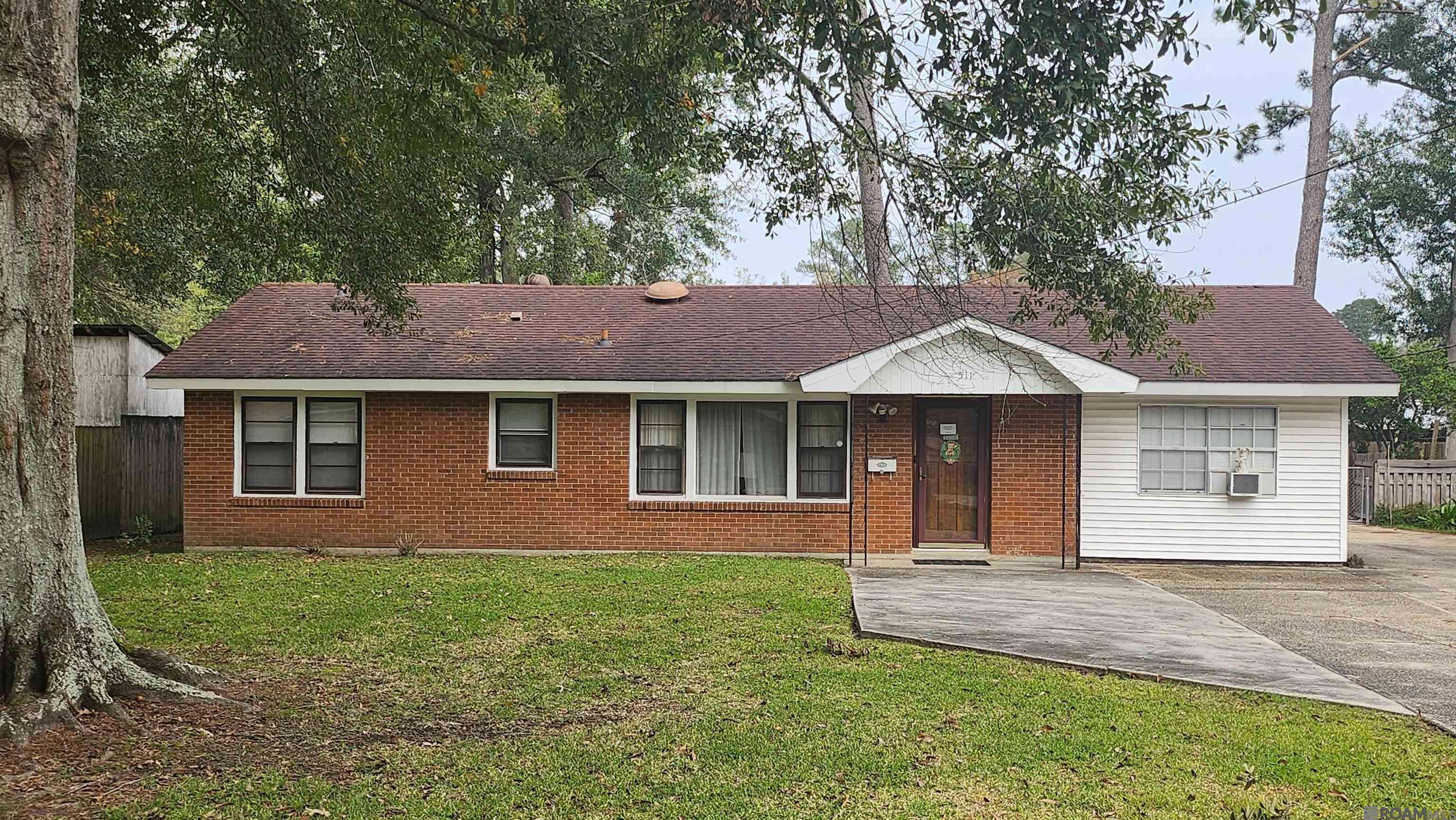 Denham Springs, LA 70726,511 MAPLE ST