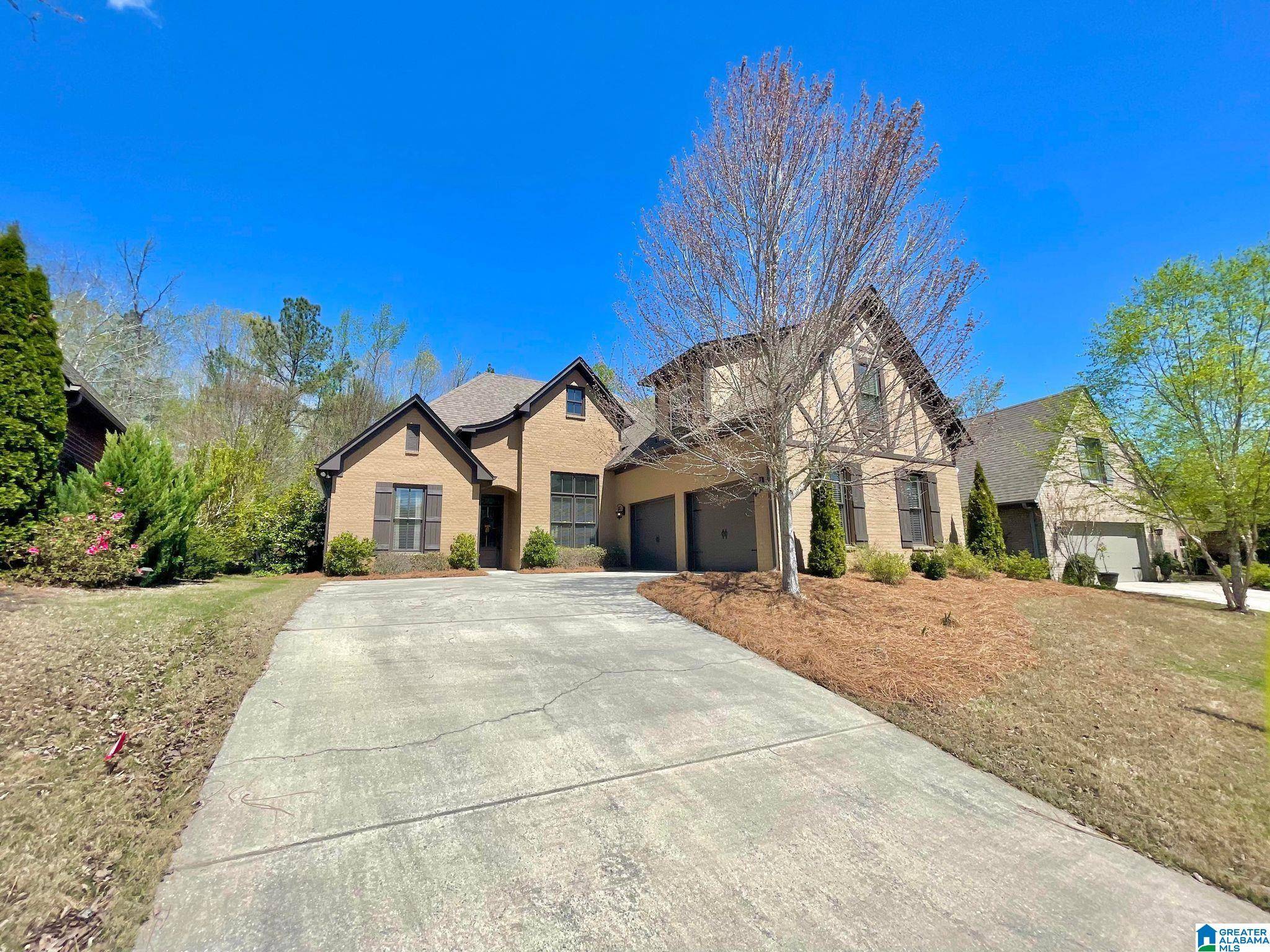 Pelham, AL 35124,392 STRATHAVEN DRIVE