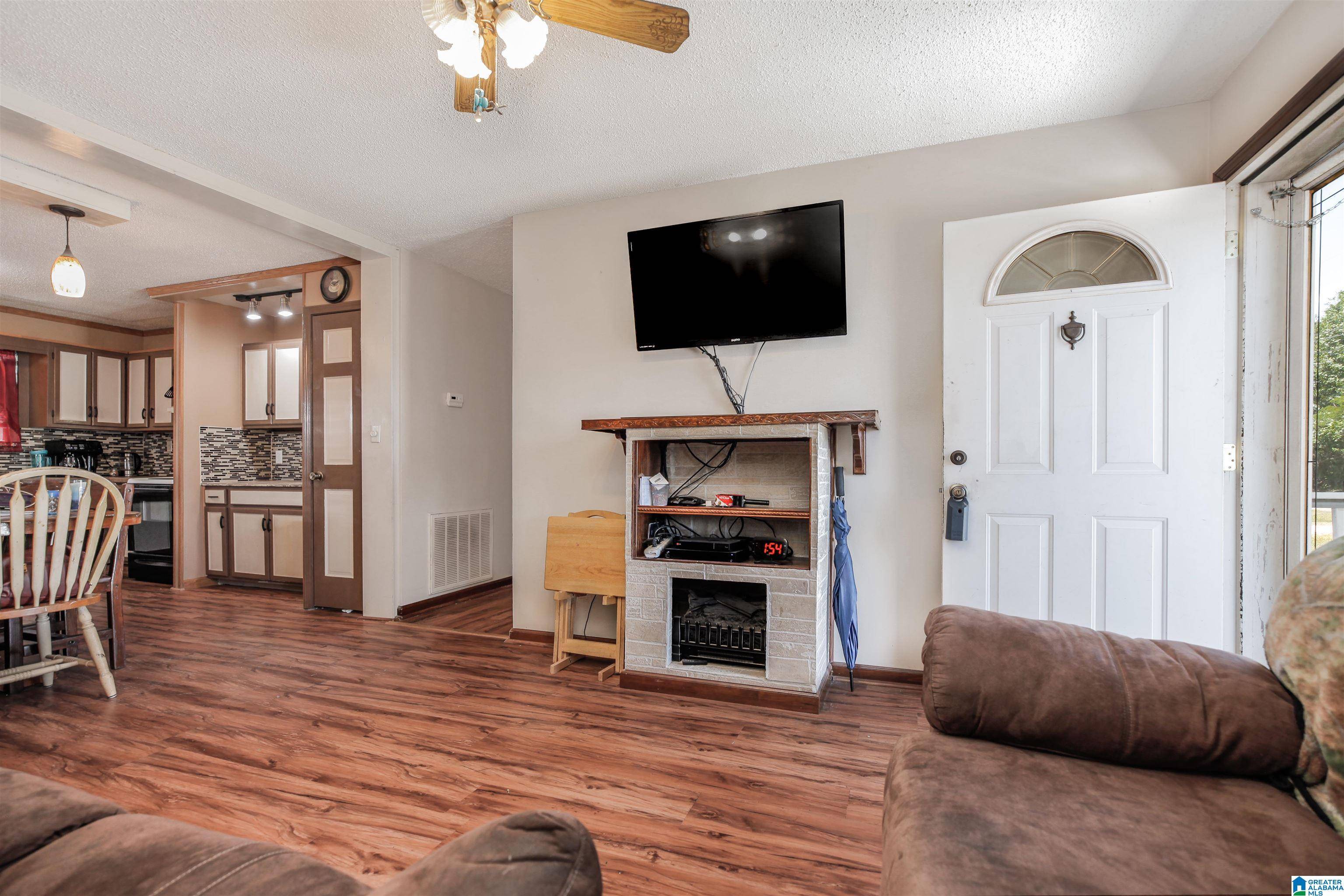 Dora, AL 35062,9914 TRAMMEL ROAD