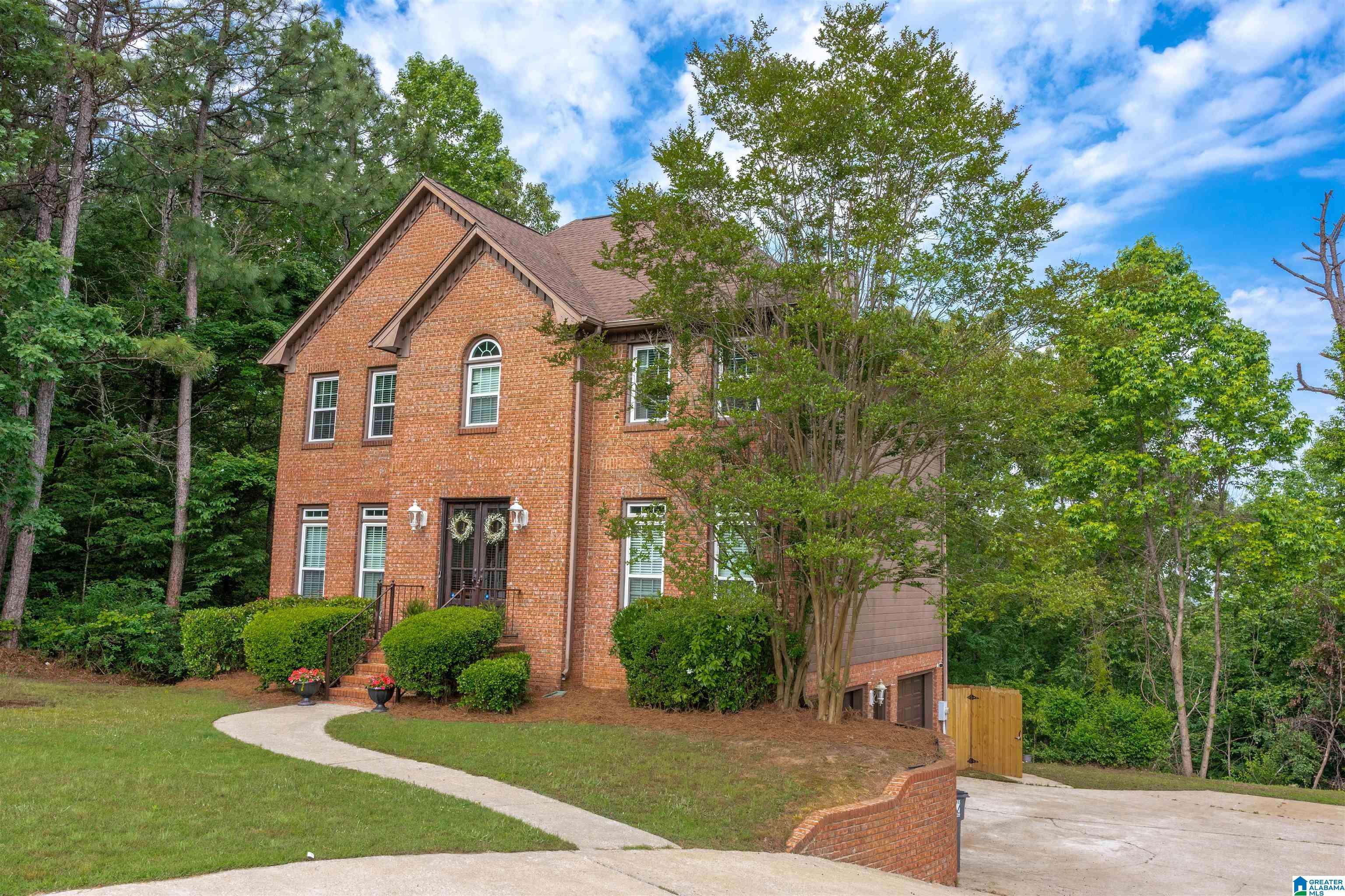 Hoover, AL 35244,2221 CIRCLE VIEW LANE