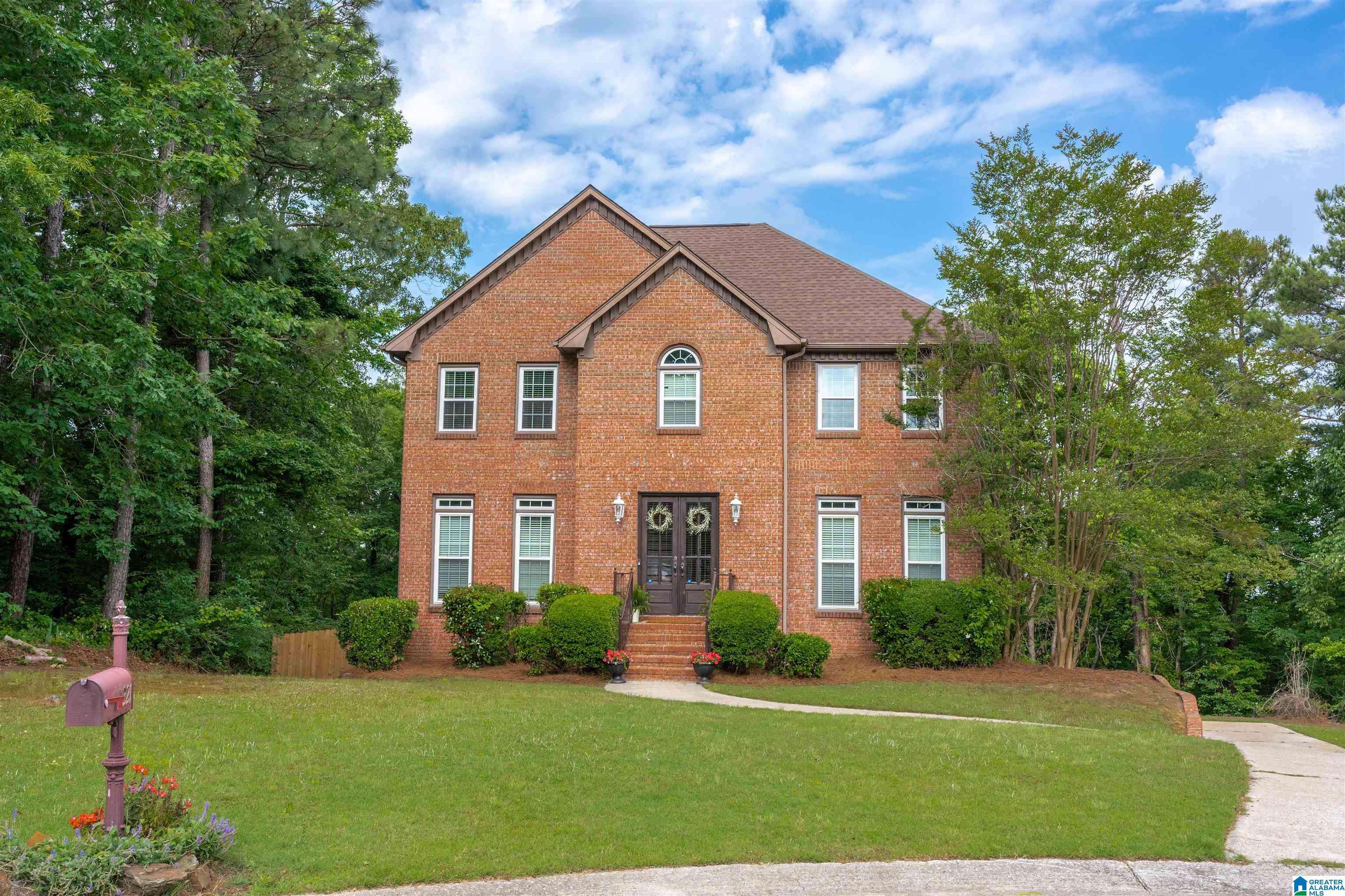 Hoover, AL 35244,2221 CIRCLE VIEW LANE